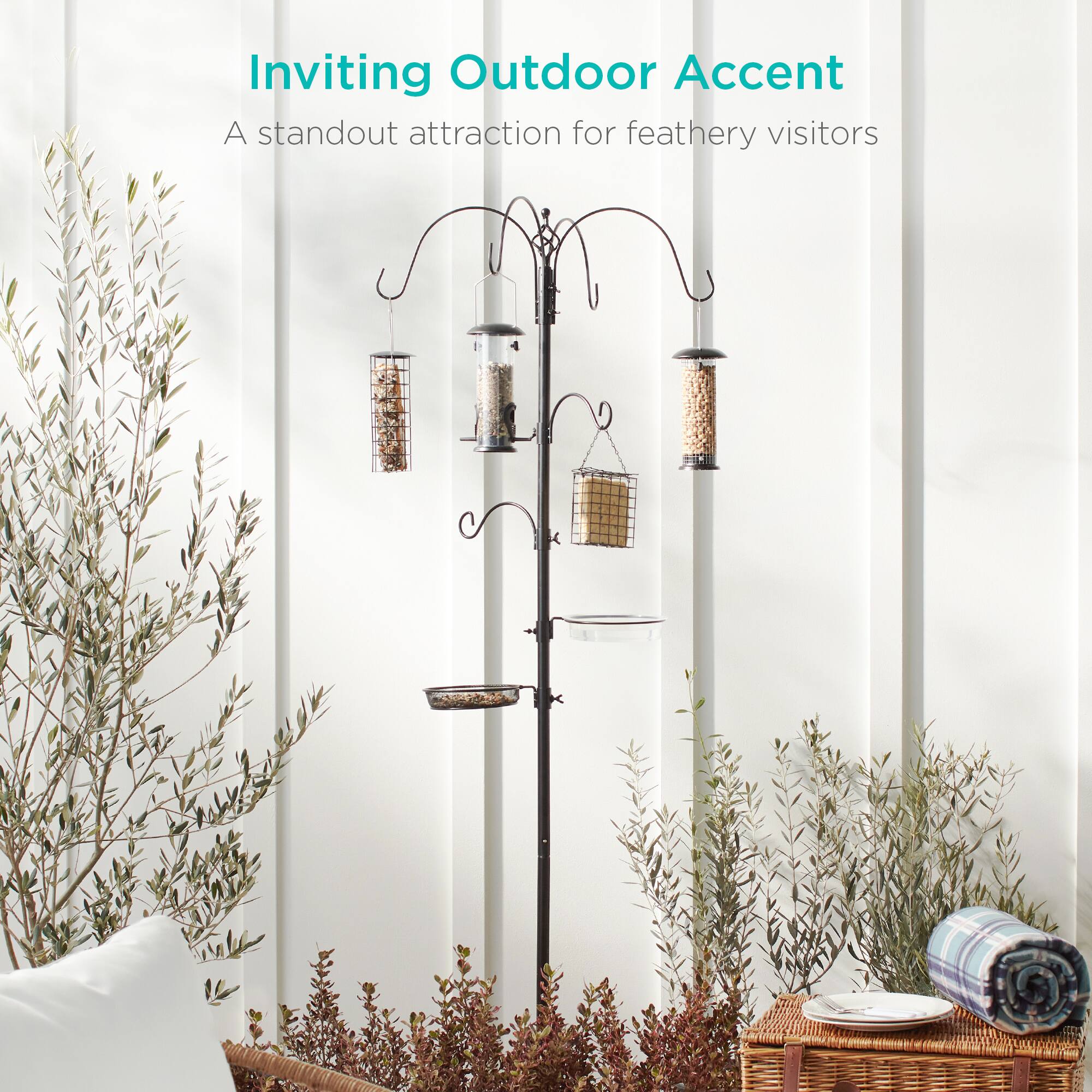 Inviting Outdoor Accent  
A standout attraction for feathery visitors
