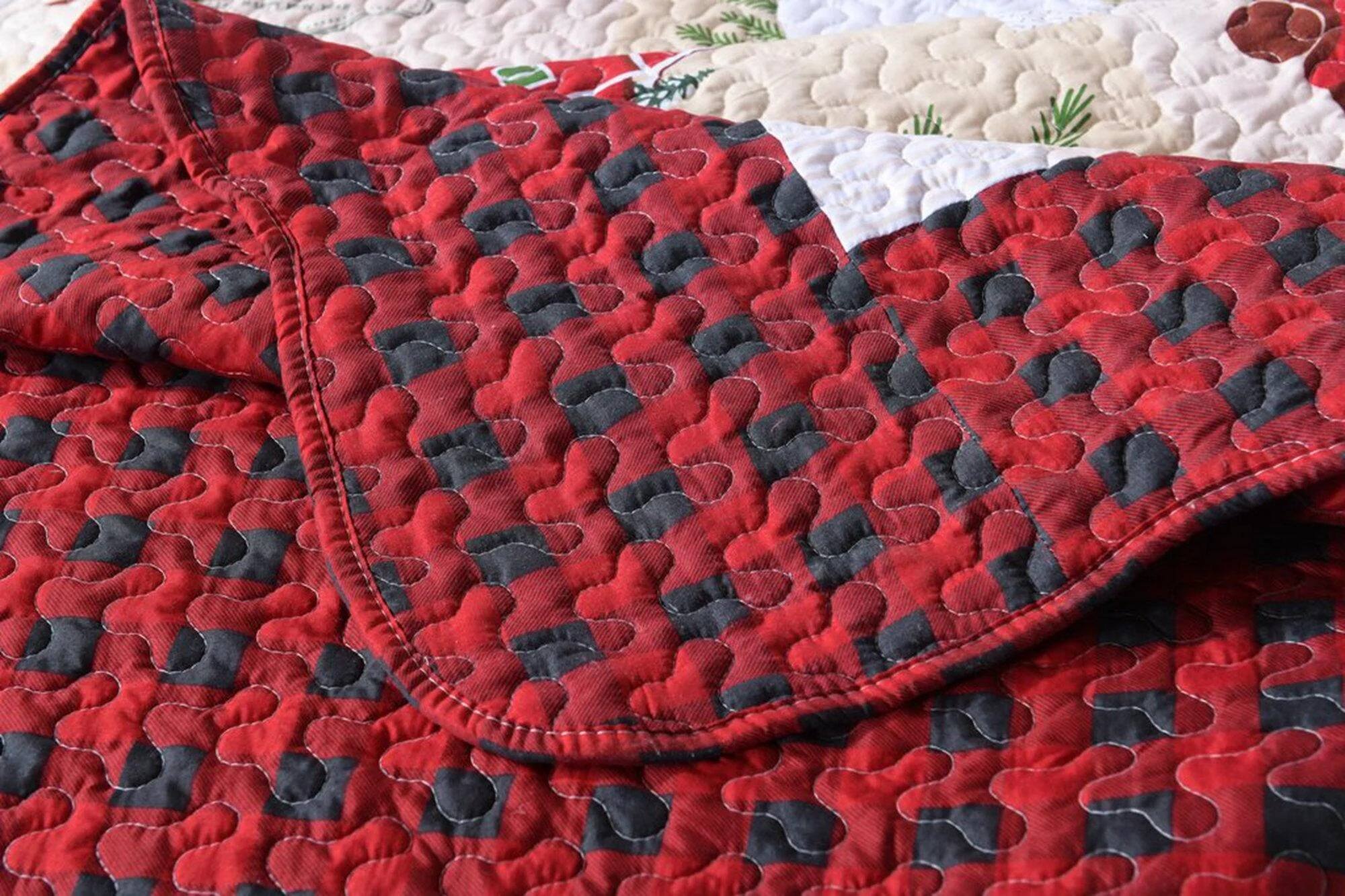 Left. MarCielo - MarCielo 3-Piece Snowman Queen Size Christmas Quilt Set B013 - Red.