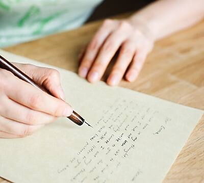 Sure, here is the corrected and grouped text:

---

(e) Course write

C H pictures letter you able F Caeyt

---

If you need further assistance or have more text to correct, feel free to ask!