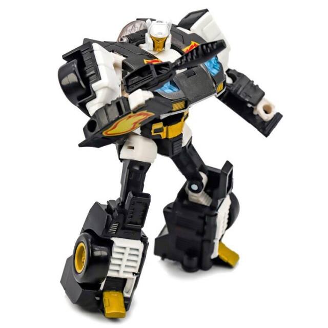 Alt View 7. Transformers - Ricochet Stepper Deluxe Class | Transformers Generations Power of the Primes.