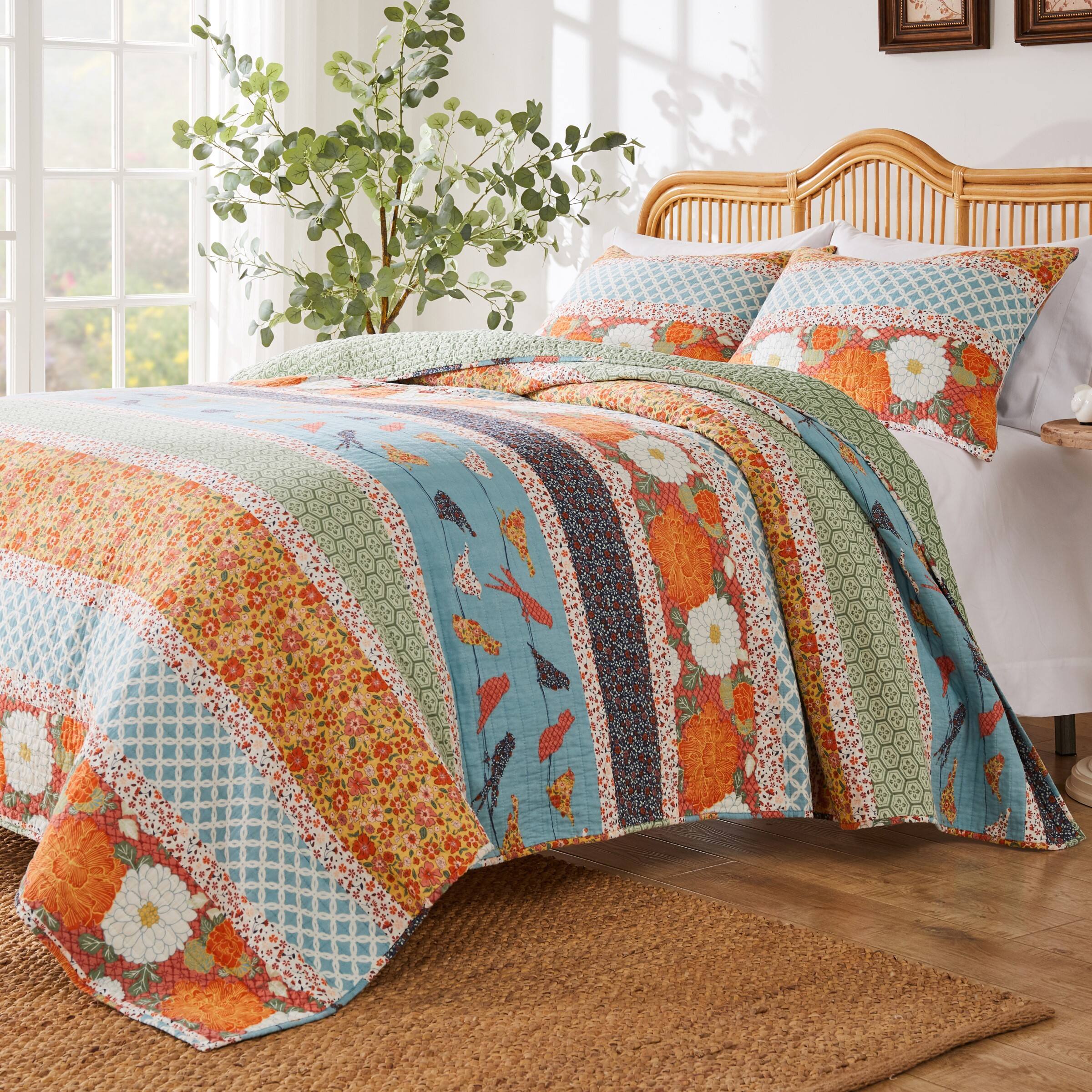 Angle. BreeBe - Carlie Calico Stripe Quilt Set 3-Piece King/Cal King - Calico Stripe.