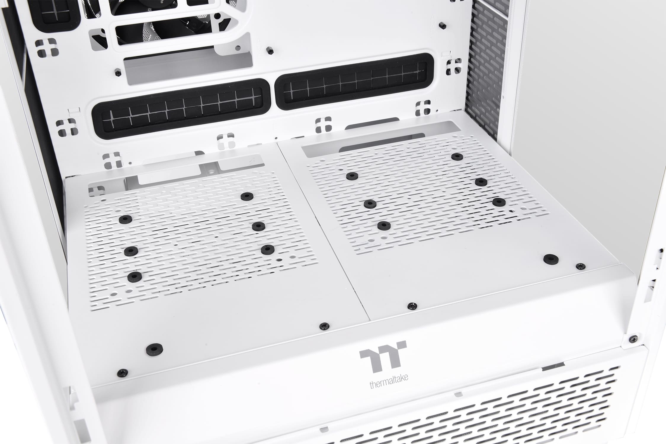 Alt View Zoom 22. Thermaltake - The Tower 500 Mid Tower PC Case - Snow.