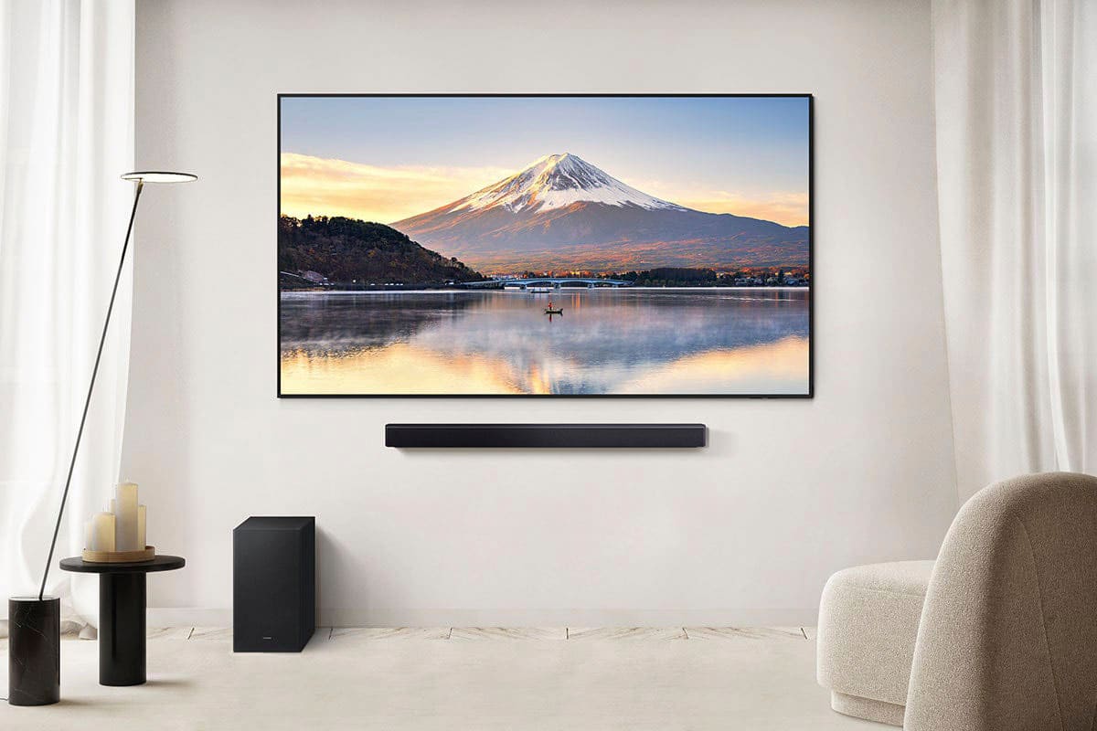 Alt View 20. Samsung - SAMSUNG B-Series 2.1Ch DTS Virtual:X Soundbar with Subwoofer - Titan Black.