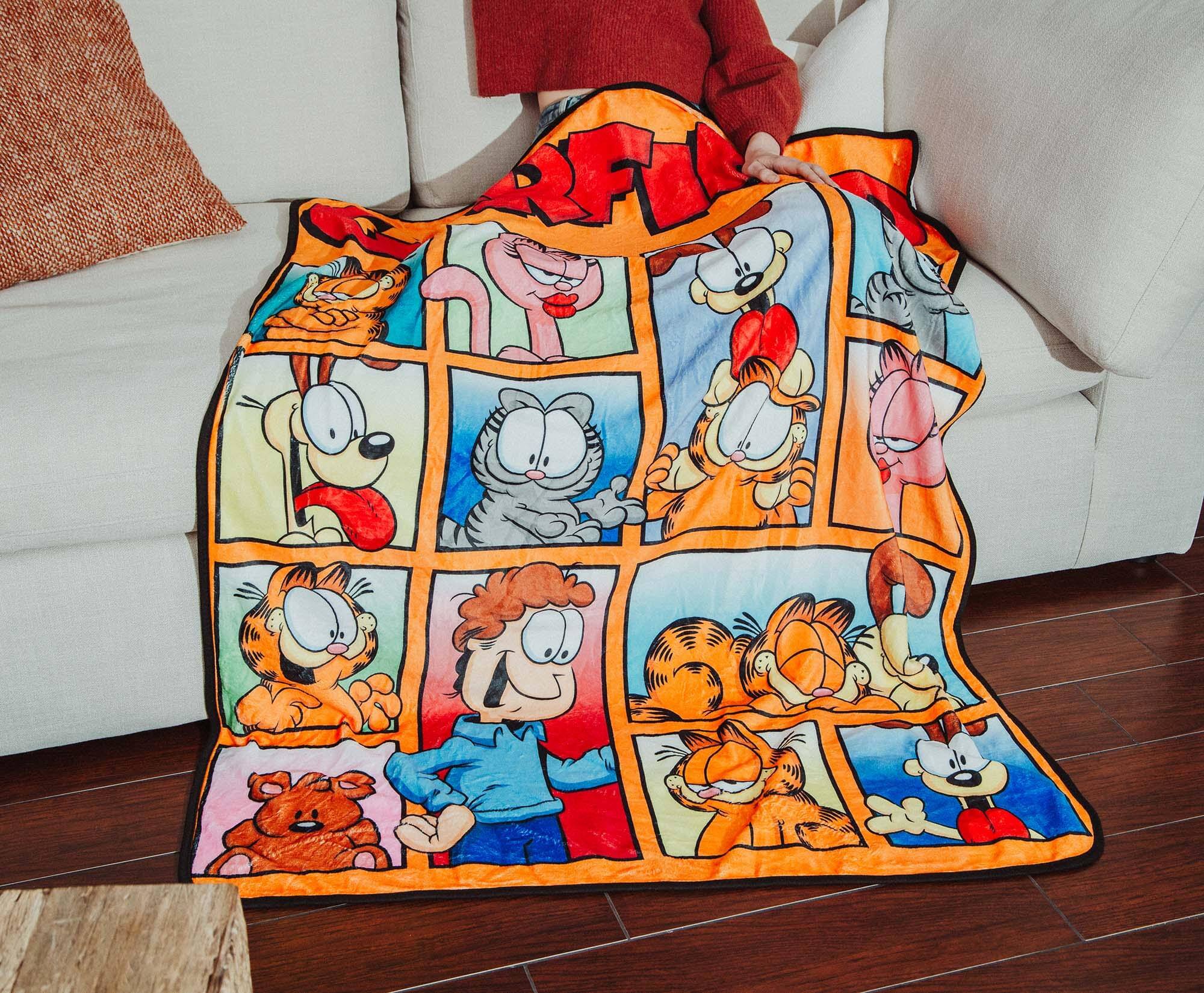 Alt View 4. Surreal Entertainment - Garfield and Friends Fleece Throw Blanket | 45 x 60 Inches - Multi-Color.