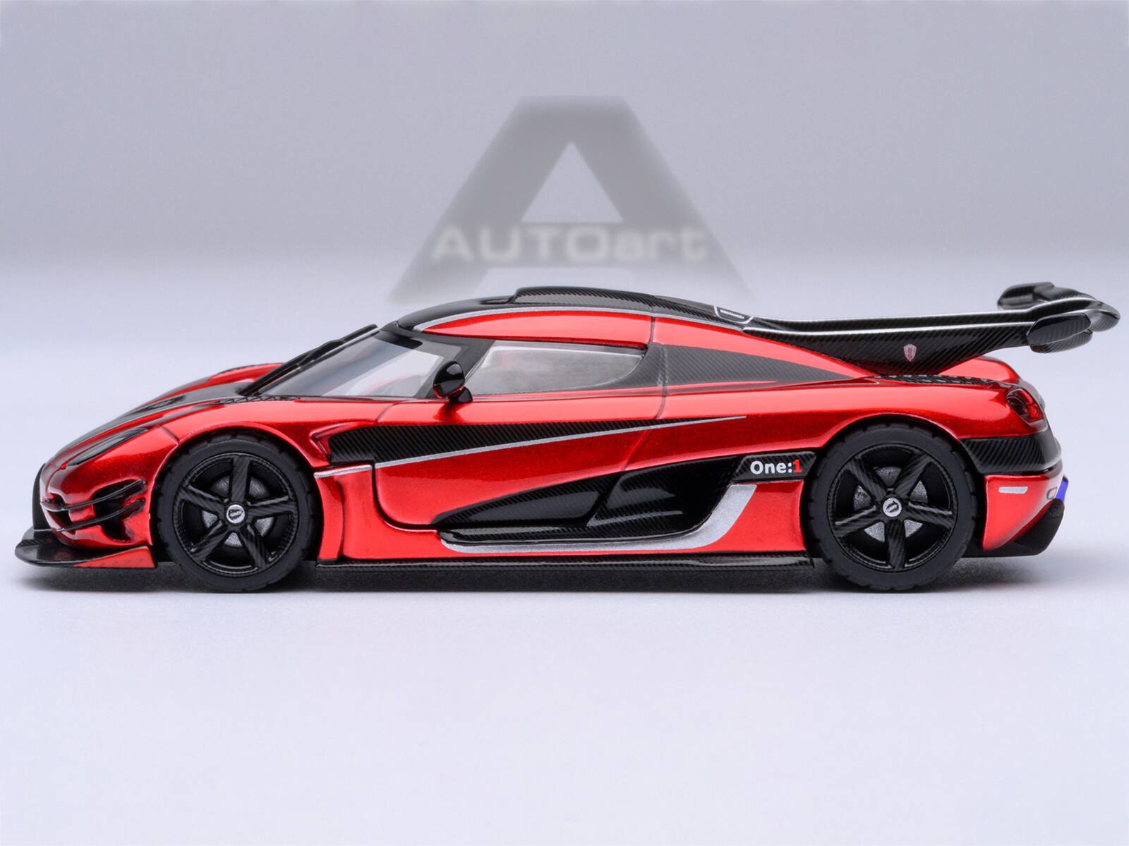Koenigsegg One:1 Apple Red Metallic with Carbon and Silver Stripes 1/64 ...
