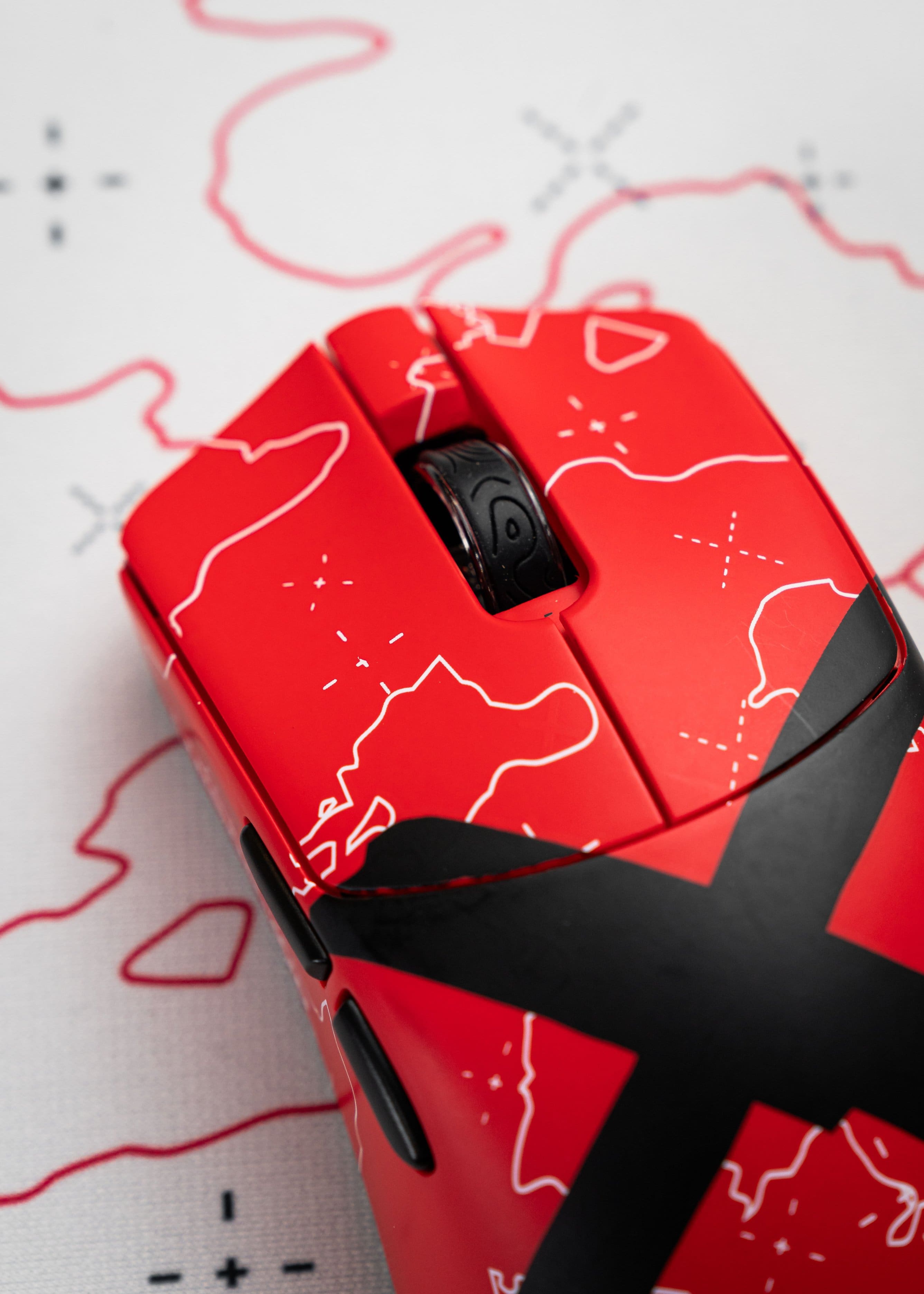 Alt View 5. Higround - Yuma Lightweight Wireless Optical Gaming Mouse with Hand-Applied Art - Wireless - 100 Theives - Team Issue.