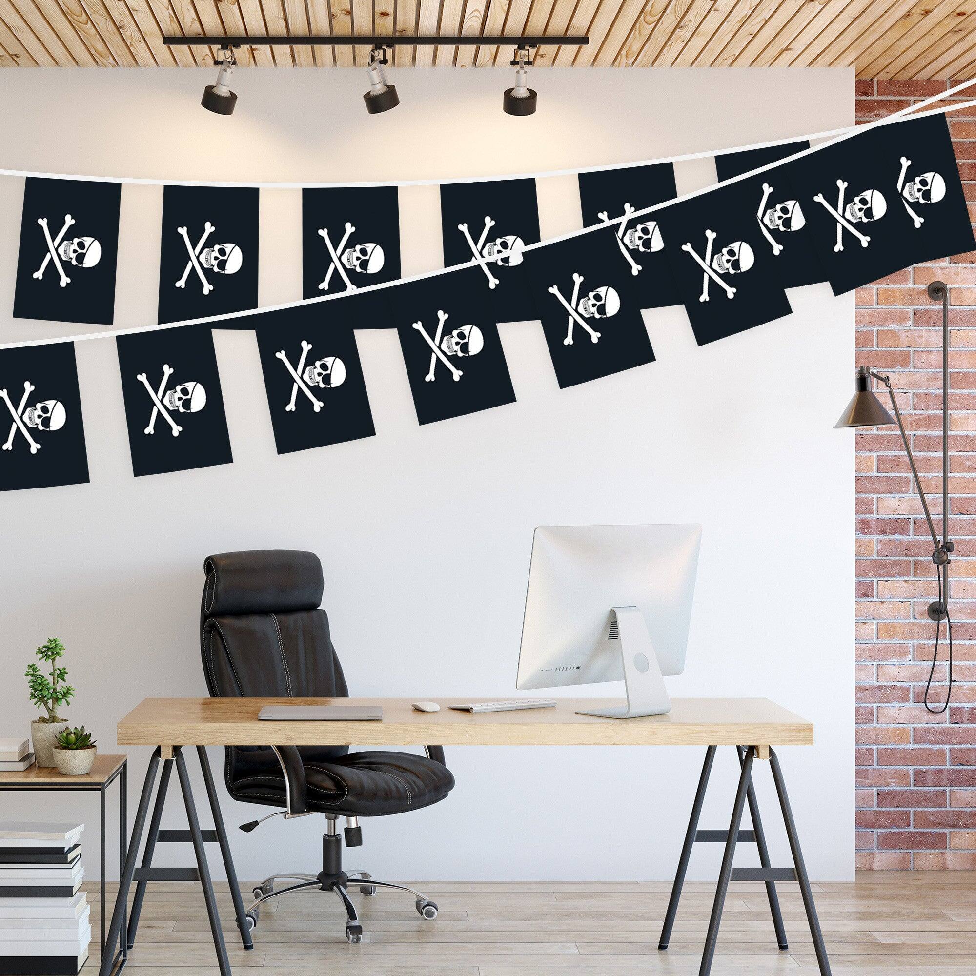 Left. G128 - G128 Jolly Roger Pirate Bunting Banner 33 ft String with 8.2 x 5.5 in Flags 150D Polyester Party Decoration - Black.