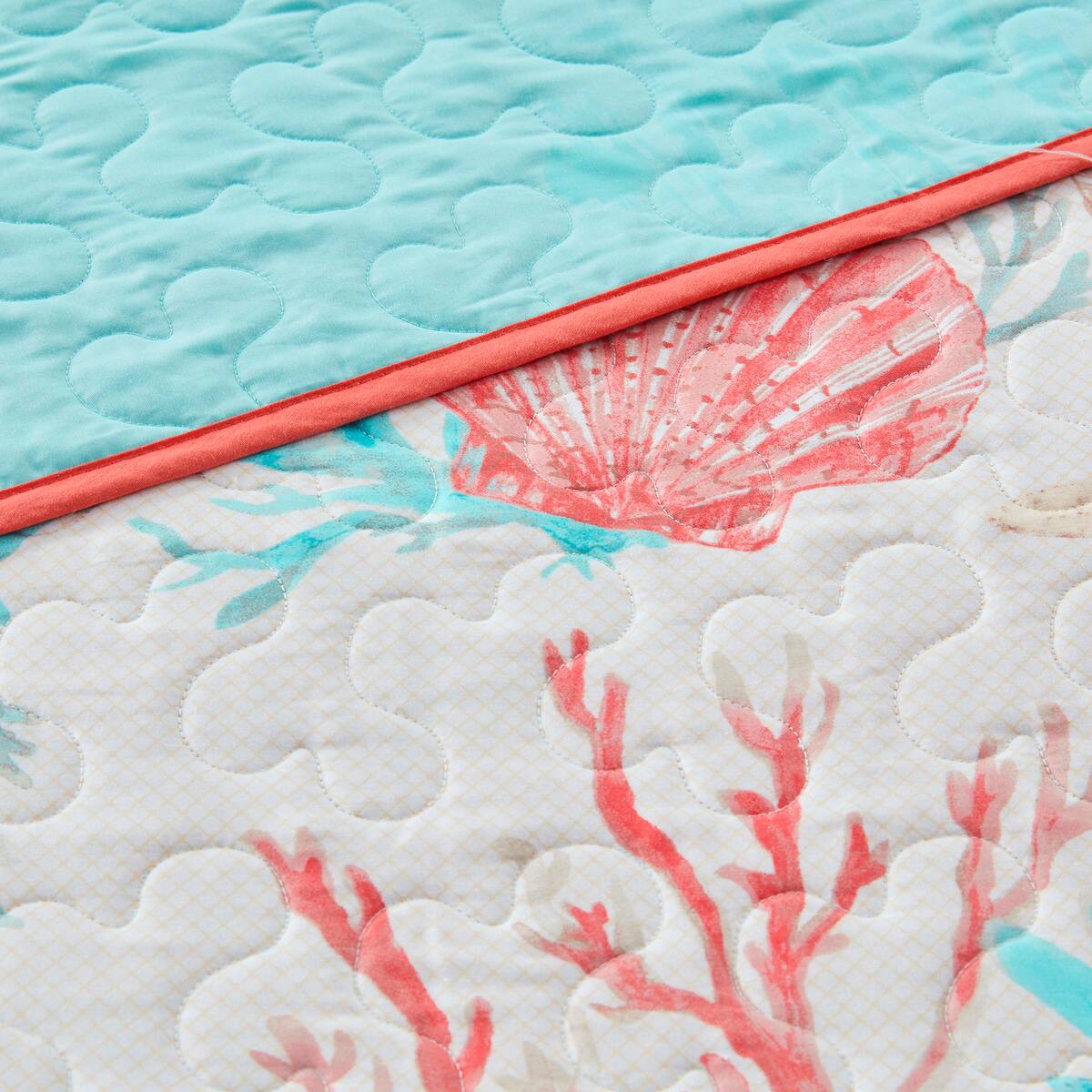 Alt View 5. Gracie Mills - Gracie Mills Koreen 6-Piece Coastal Bliss Cotton Sateen Quilt Set with Throw Pillows - Coral.