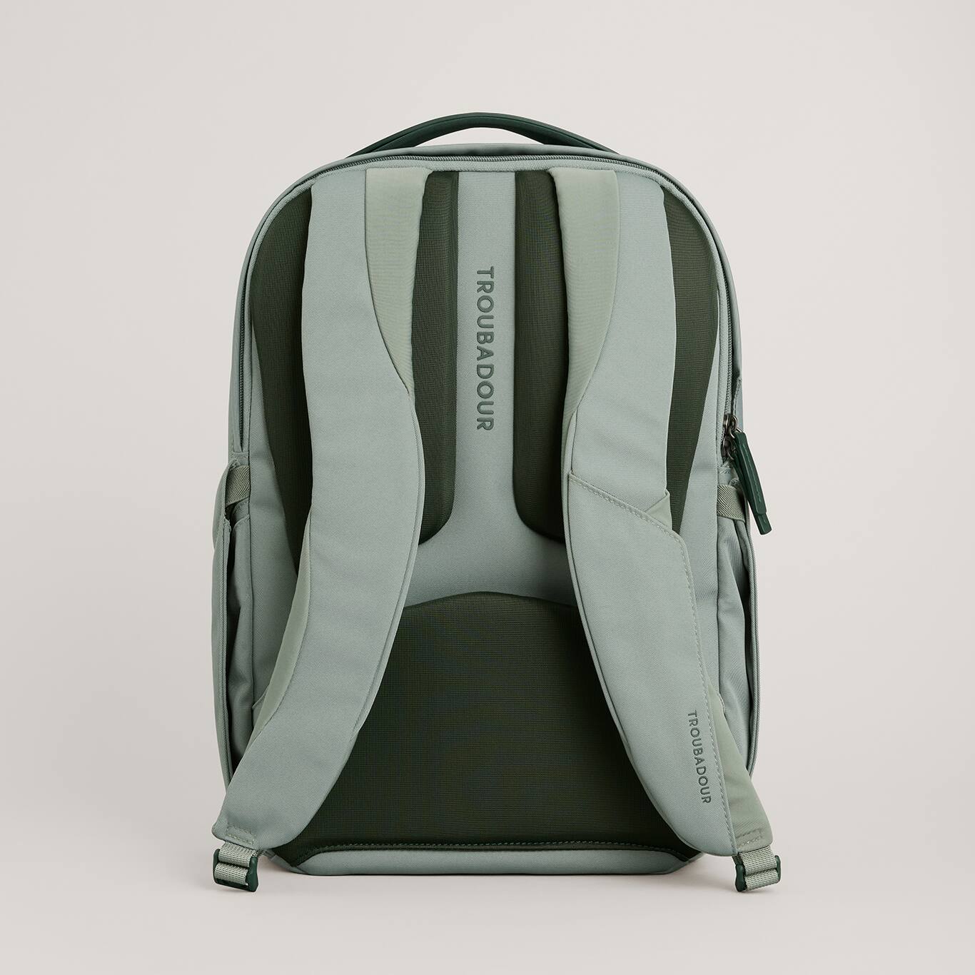 TROUBADOUR  
TROUBADOUR  
TROUBADOUR