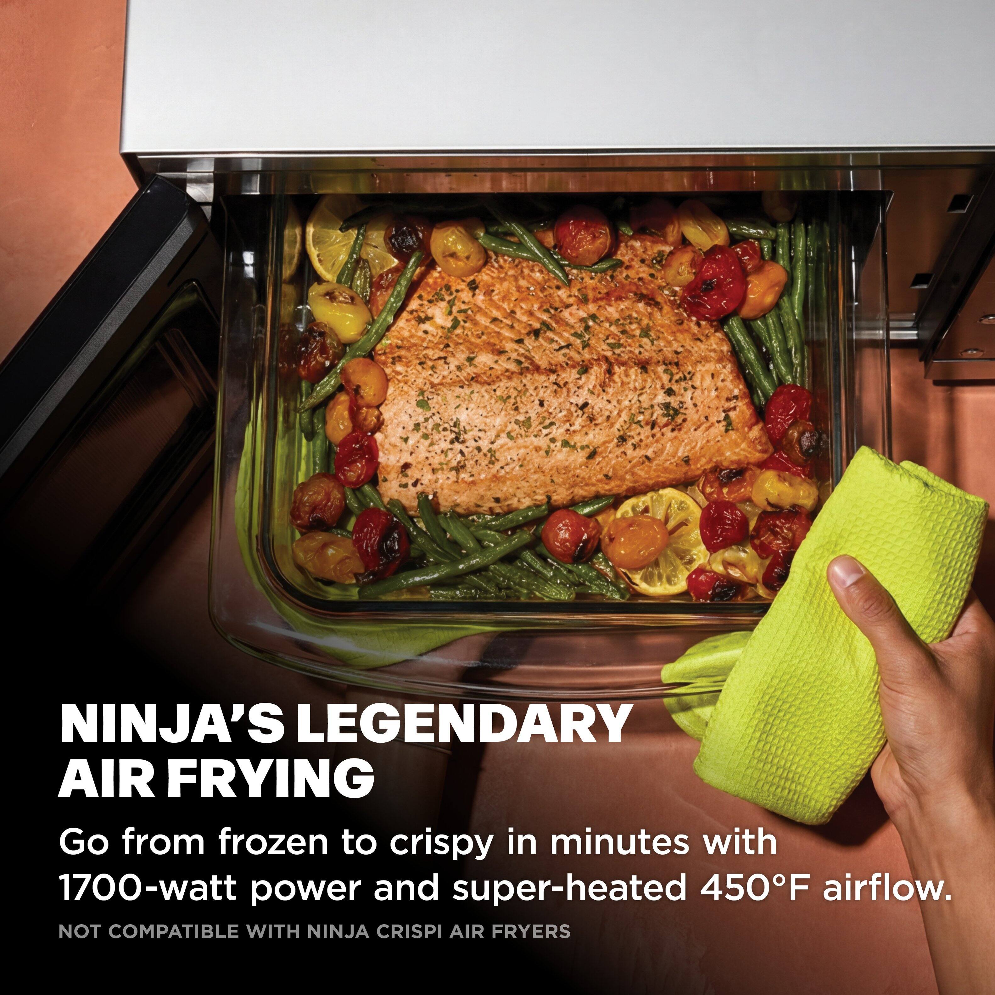 NINJA'S LEGENDARY AIR FRYING  
Go from frozen to crispy in minutes with 1700-watt power and super-heated 450°F airflow.  
NOT COMPATIBLE WITH NINJA CRISPI AIR FRYERS