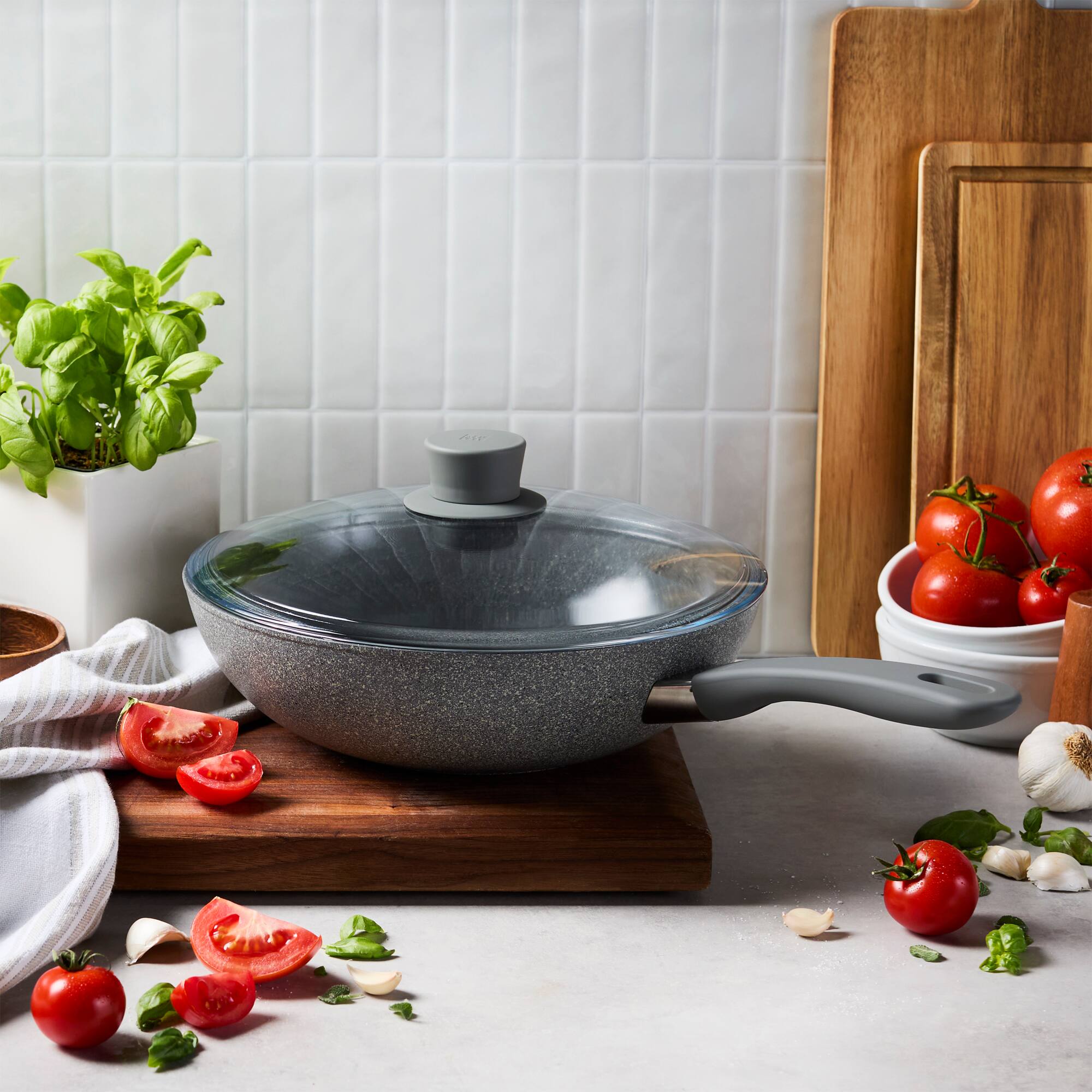 Alt View 3. ZWILLING - ZWILLING Parma Plus Ceramic 11-inch Aluminum Ceramic Nonstick Wok with Lid - Grey.