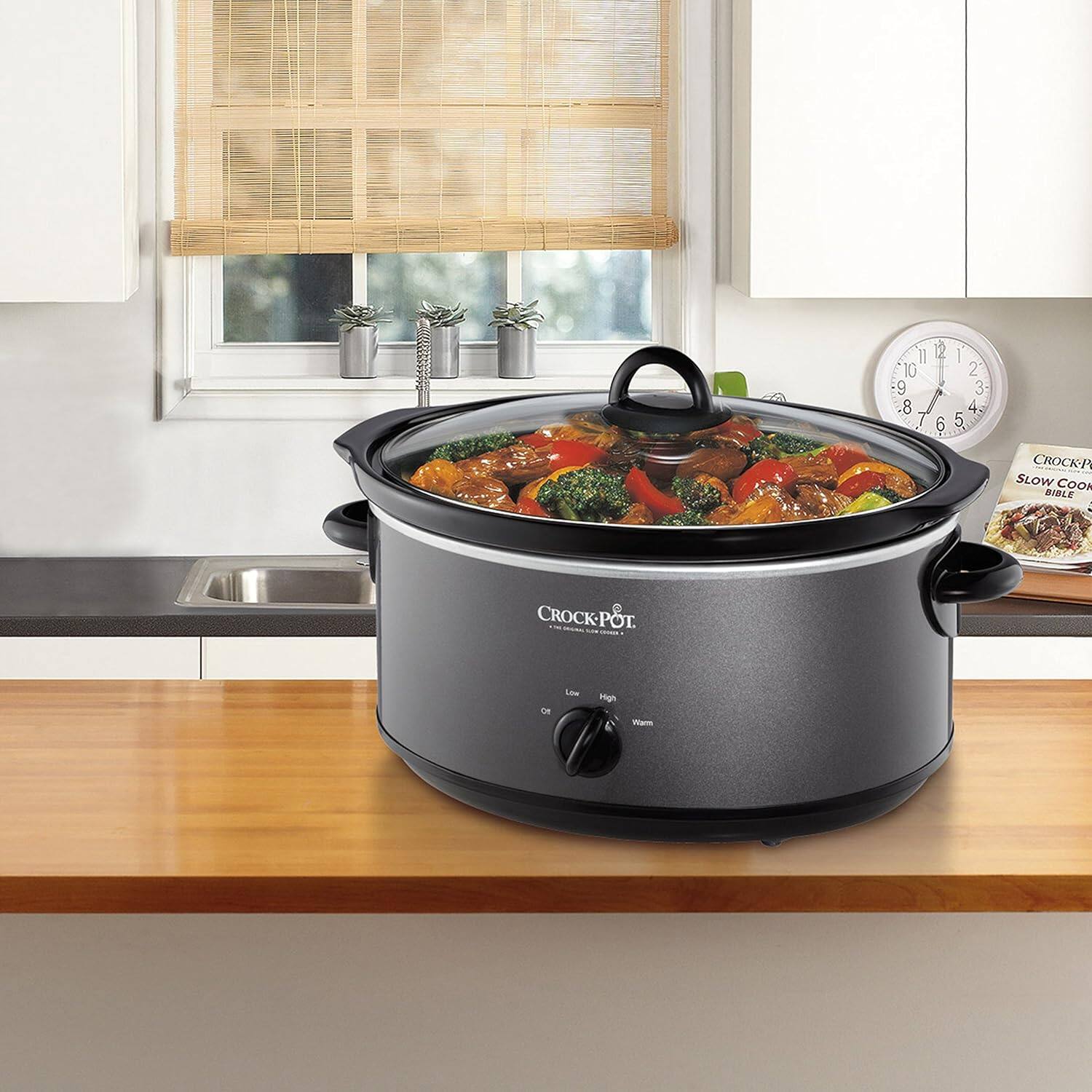 11 12 I : 10 2 9 a 3 8 4. 7 6 5 CROCK-POT SLOW COOK BIBLE I CROCK-POT e High Warm