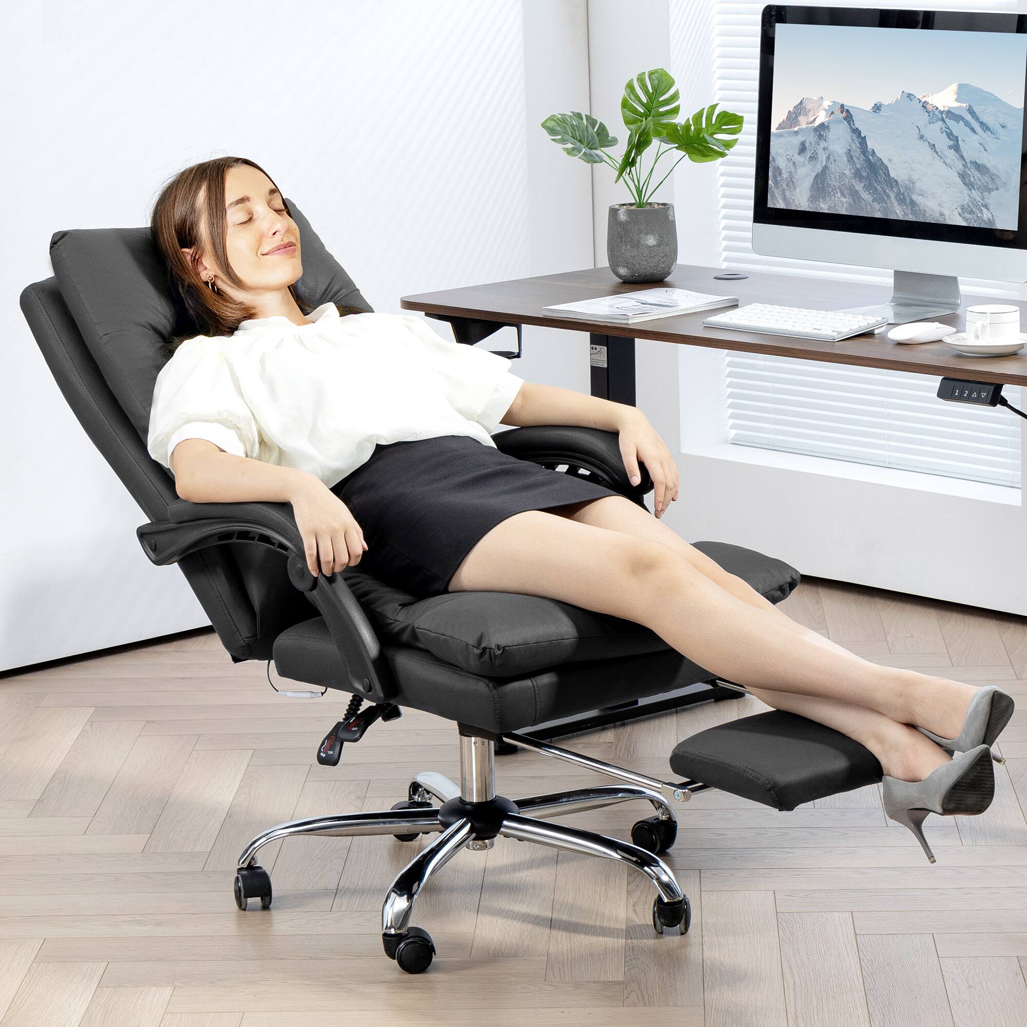 Alt View 1. Vinsetto - Microfibre Executive Massage Office Chair, Computer Desk Chair, Heated Reclining Chair with Footrest - Black.