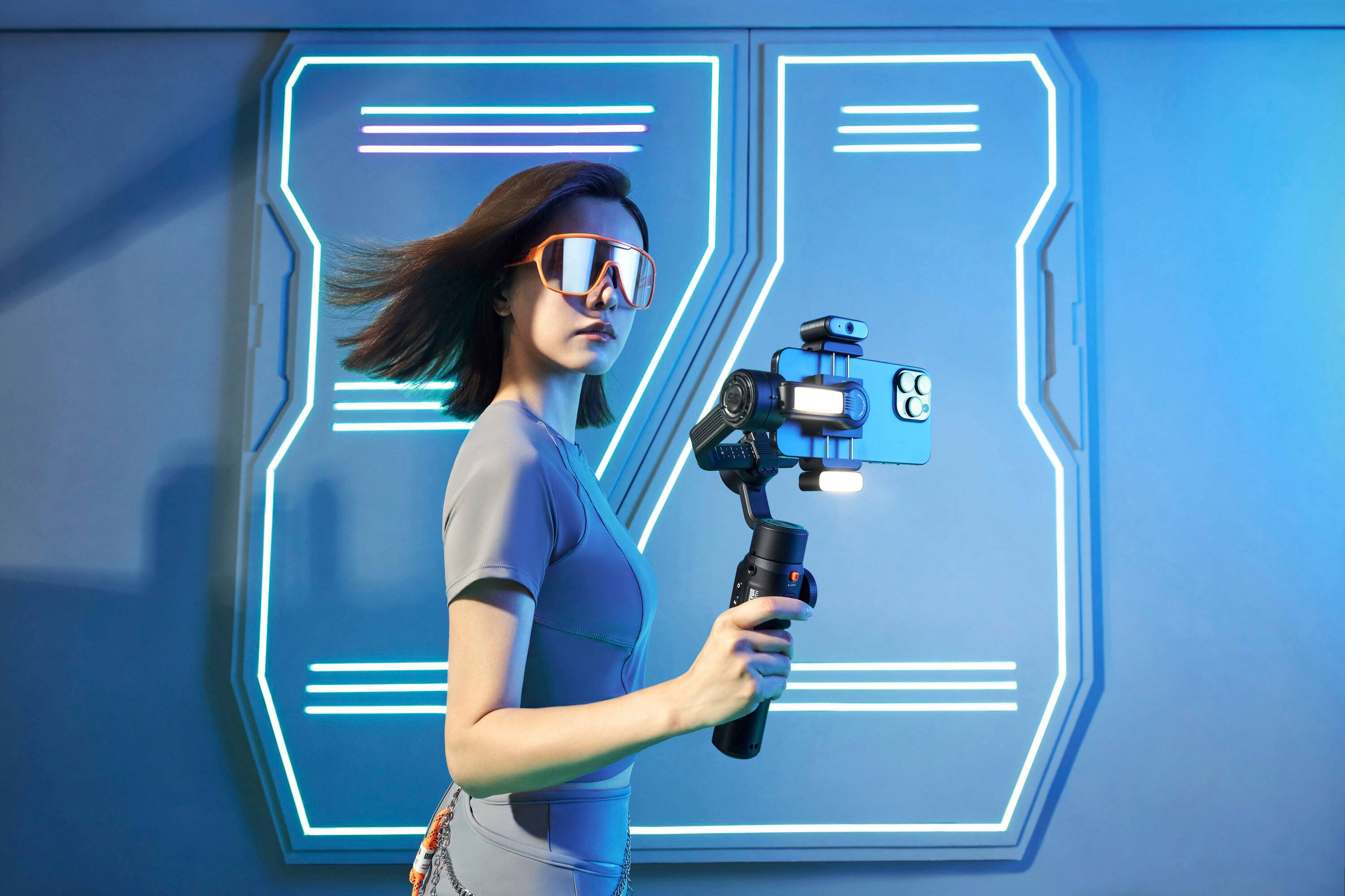 Alt View 15. Zhiyun - Smooth 5S AI Combo 3-Axis Gimbal Stabilizer for iPhone 15 Pro Max & Android Smartphone Built-in Fill Light - Black.