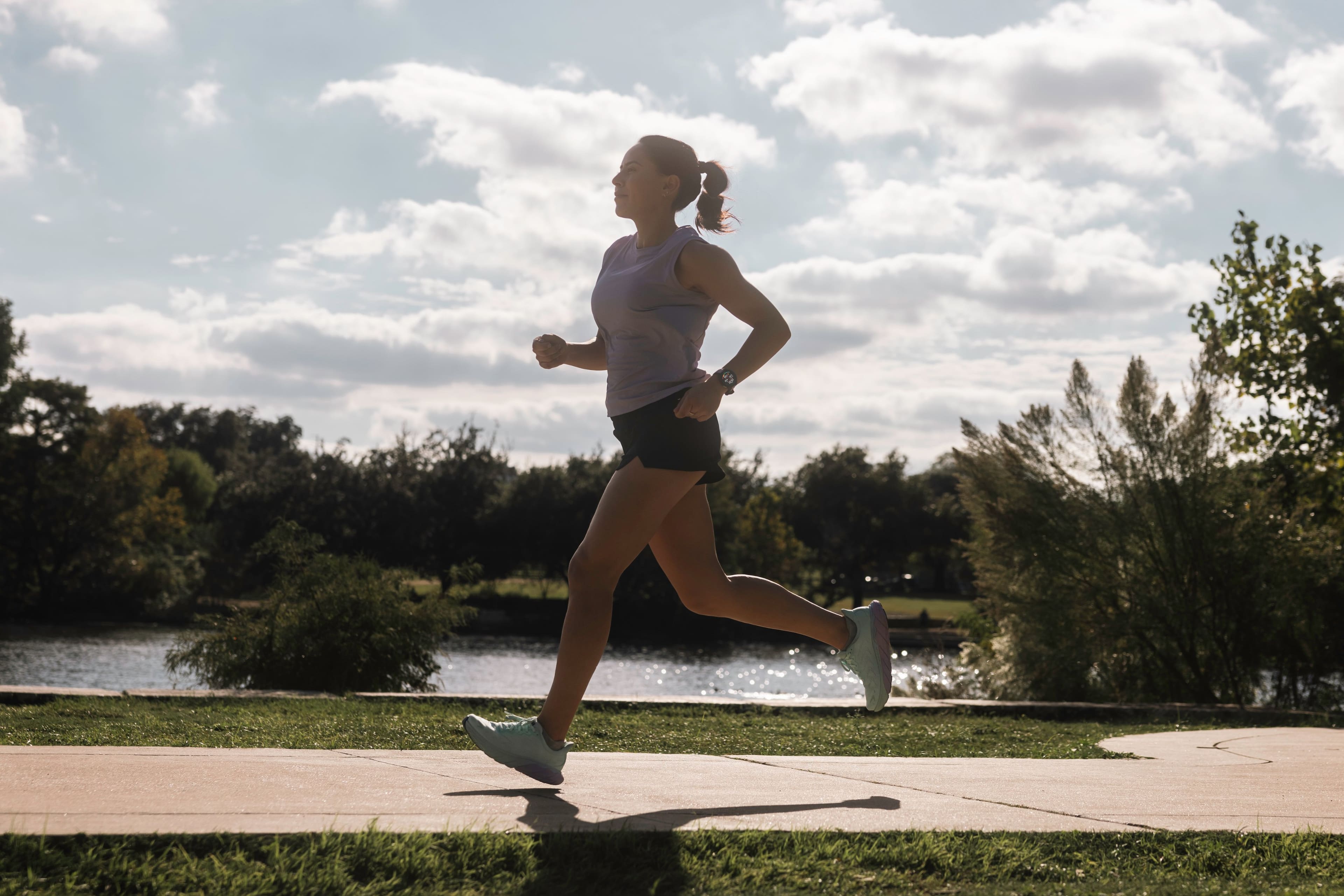 Alt View 3. Garmin - Forerunner 165 GPS Smartwatch 43 mm Fiber-Reinforced Polymer - Gray/Whitestone.