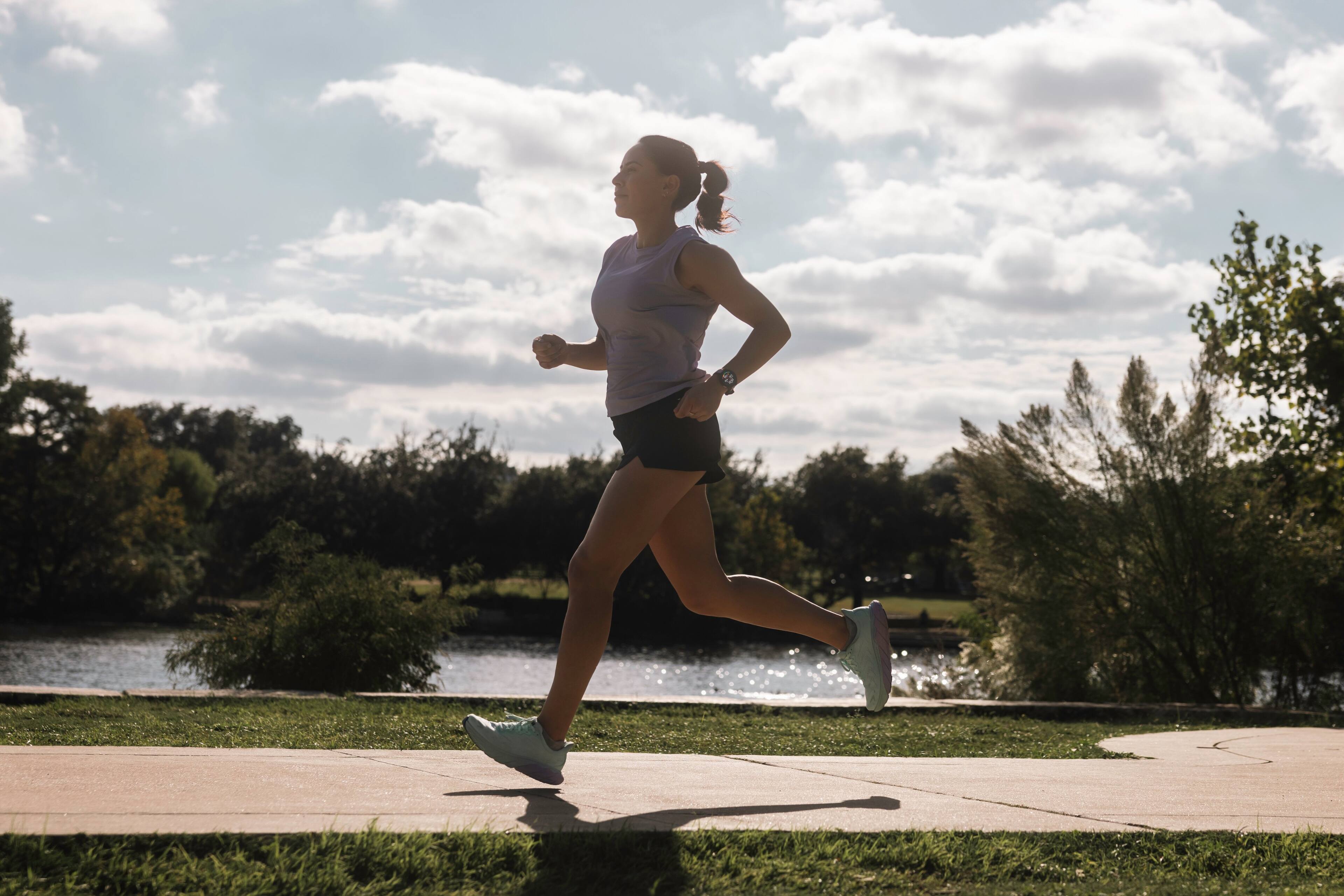 Alt View 3. Garmin - Forerunner 165 GPS Smartwatch 43 mm Fiber-Reinforced Polymer - Gray/Whitestone.