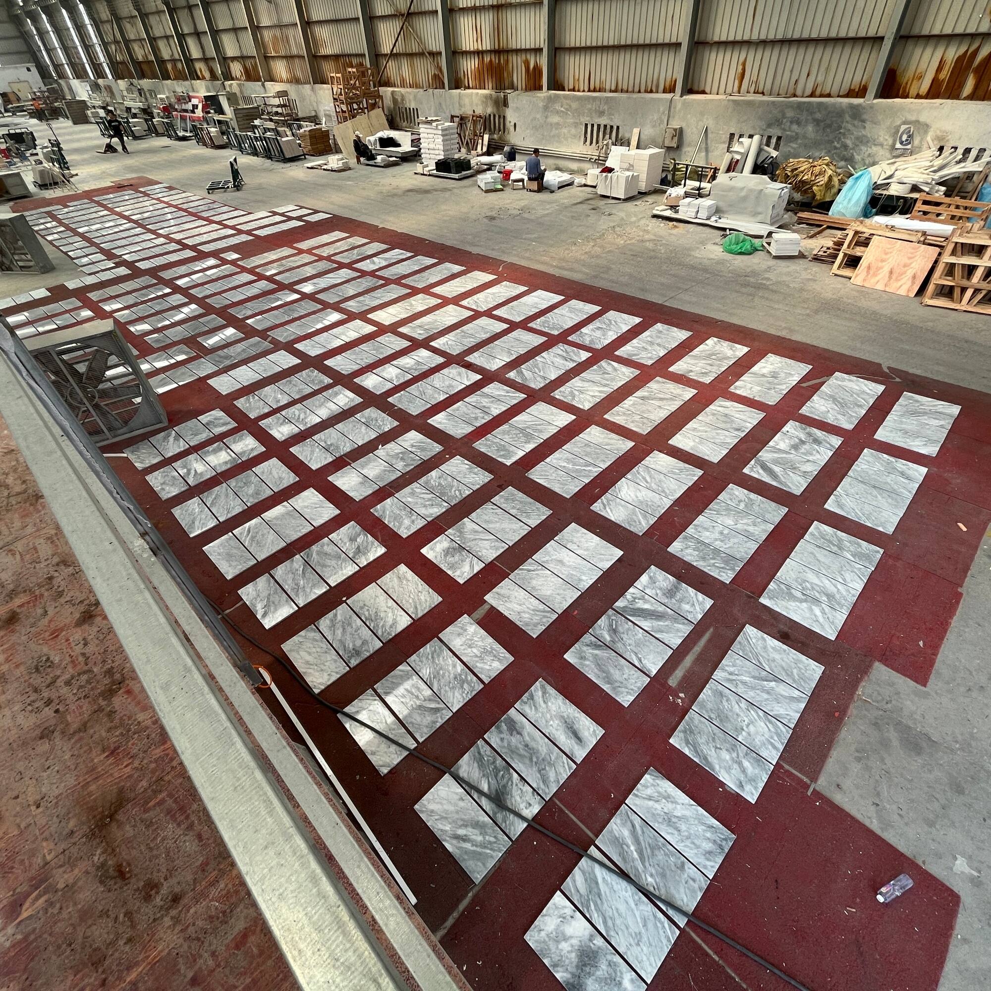 Angle. GOODSILO - Polished Natural Marble Tiles for Elegant Wall and Floor Applications in Residential and Commercial Spaces - Gray.