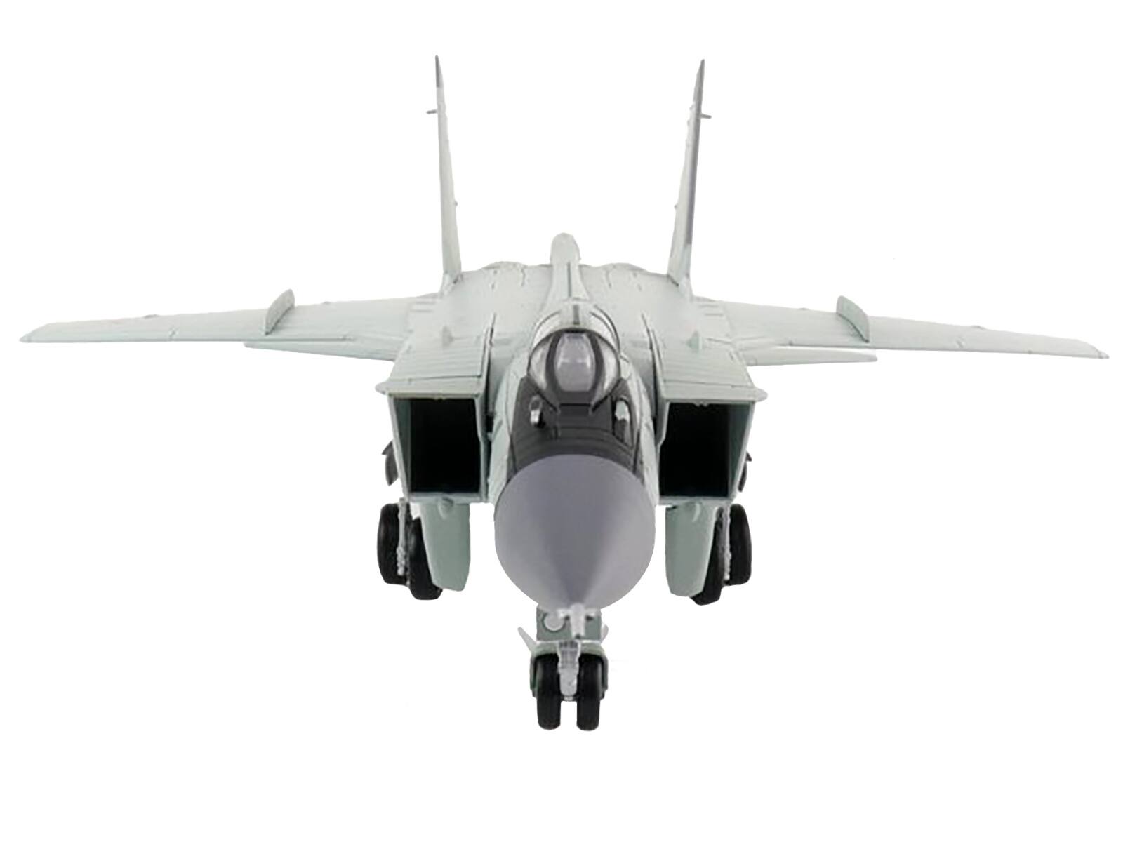Angle. Hobby Master - Mikoyan MIG-31K Foxhound D Interceptor Aircraft with KH-47M2 Missile (2022) "Air Power Series" 1/72 - Grey.