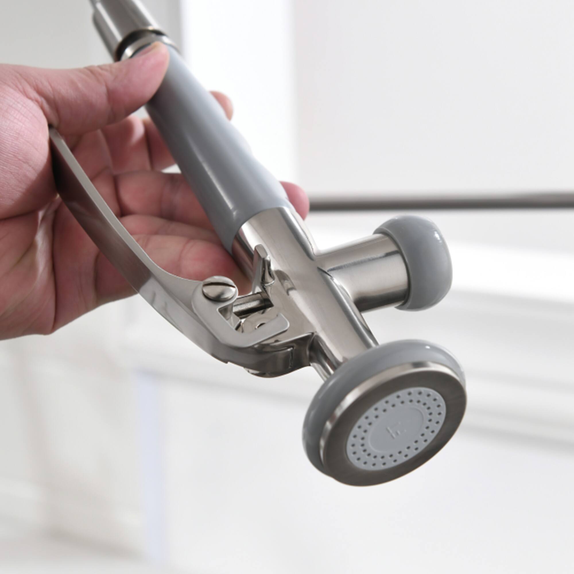Left. Siljoy - Commercial Kitchen Faucet Pull Down Sprayer Brushed Nickel,Single Handle Kitchen Sink Faucet - Brushed Nickel.