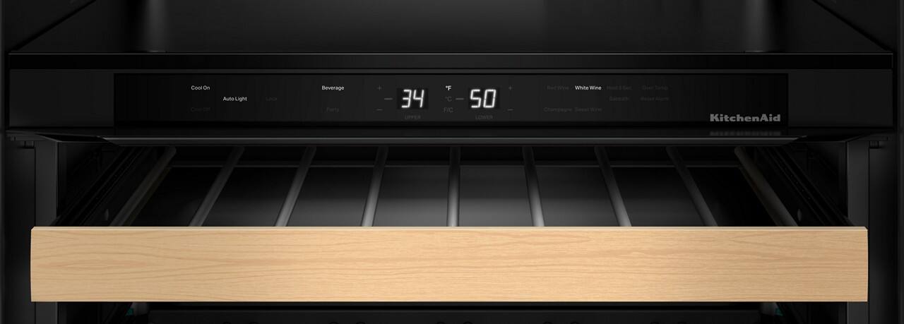 Cool On  
Auto Light  
Lock  

Beverage  
Porty  

34°F  
50°C  

UPPER  
F/C  
LOWER  

Red Wine  
White Wine  
Champagne  
Sweet Wine  

KitchenAid  

Hold 3 Sec  
Over Temp  
Sabbath  
Reset Alarm  

Cheer  
Temo