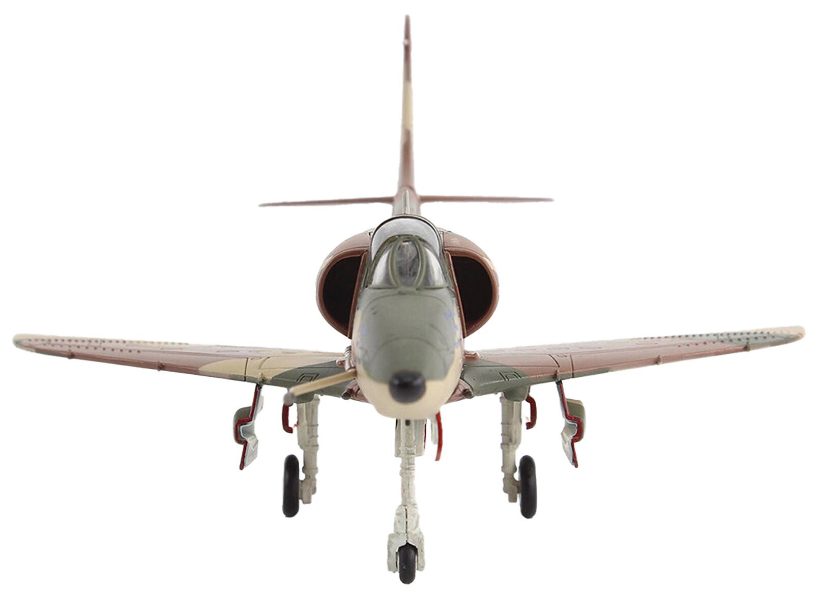 Left. Hobby Master - Douglas A-4E Skyhawk Aircraft "Aggressor 151095" (1985/6) United States Navy "Air Power Series" 1/72 - Brown, Green, Beige.