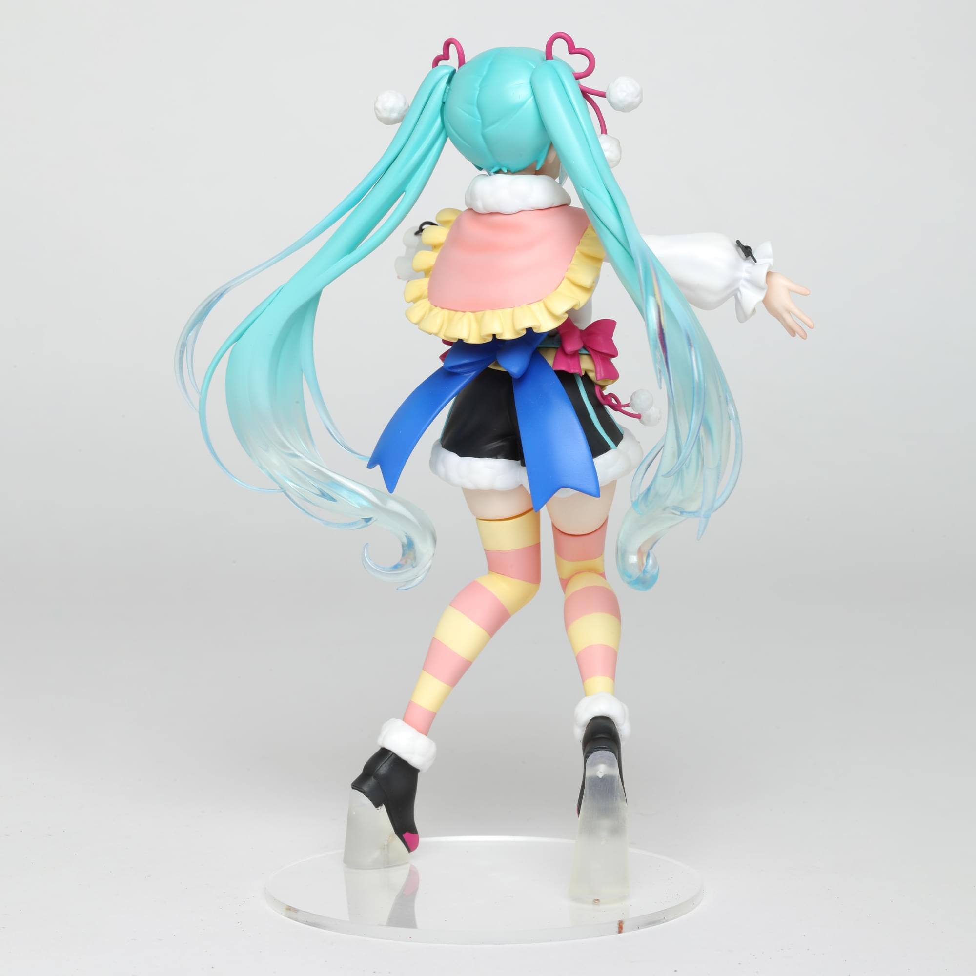 Alt View 4. Taito - Vocaloid Hatsune Miku Figure | Winter Image Version - Multi-Color.