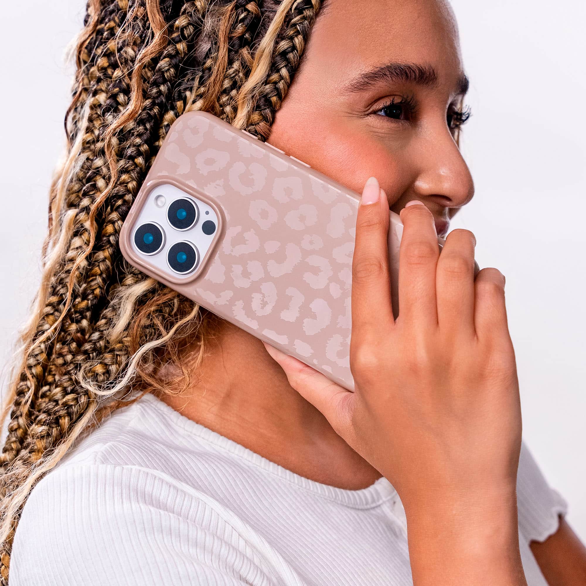 Alt View 3. VELVET CAVIAR - Magsafe Case for Apple iPhone 16 Pro Max - Leopard Nude.