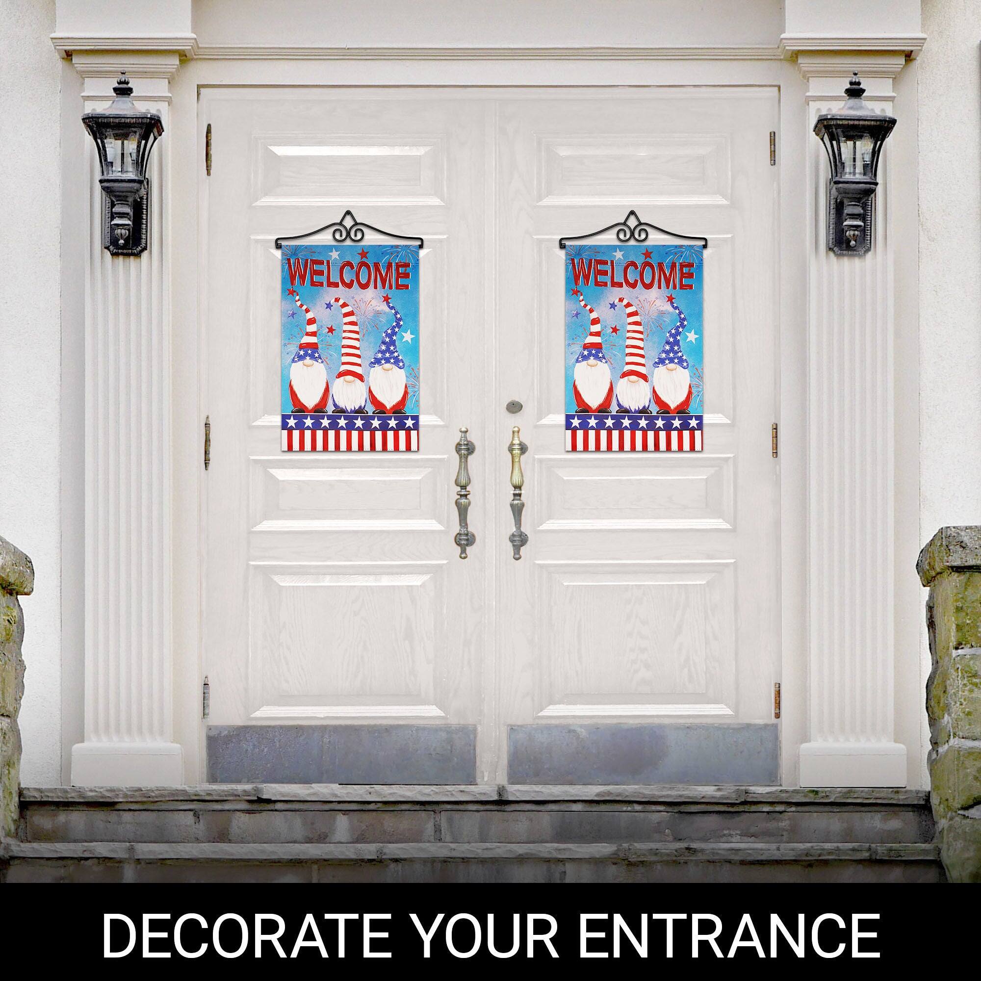 WELCOME  
WELCOME  

DECORATE YOUR ENTRANCE