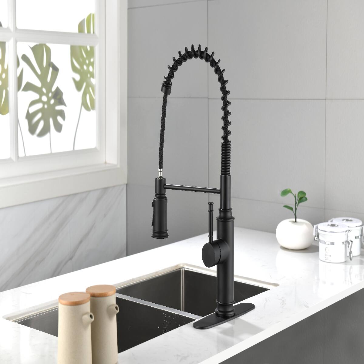 Left. Ropilly - Ropilly Single Handle Pull Down Kitchen Faucet, Matte Black Stainless Steel Spring Kitchen Sink Faucet - Matte Black.