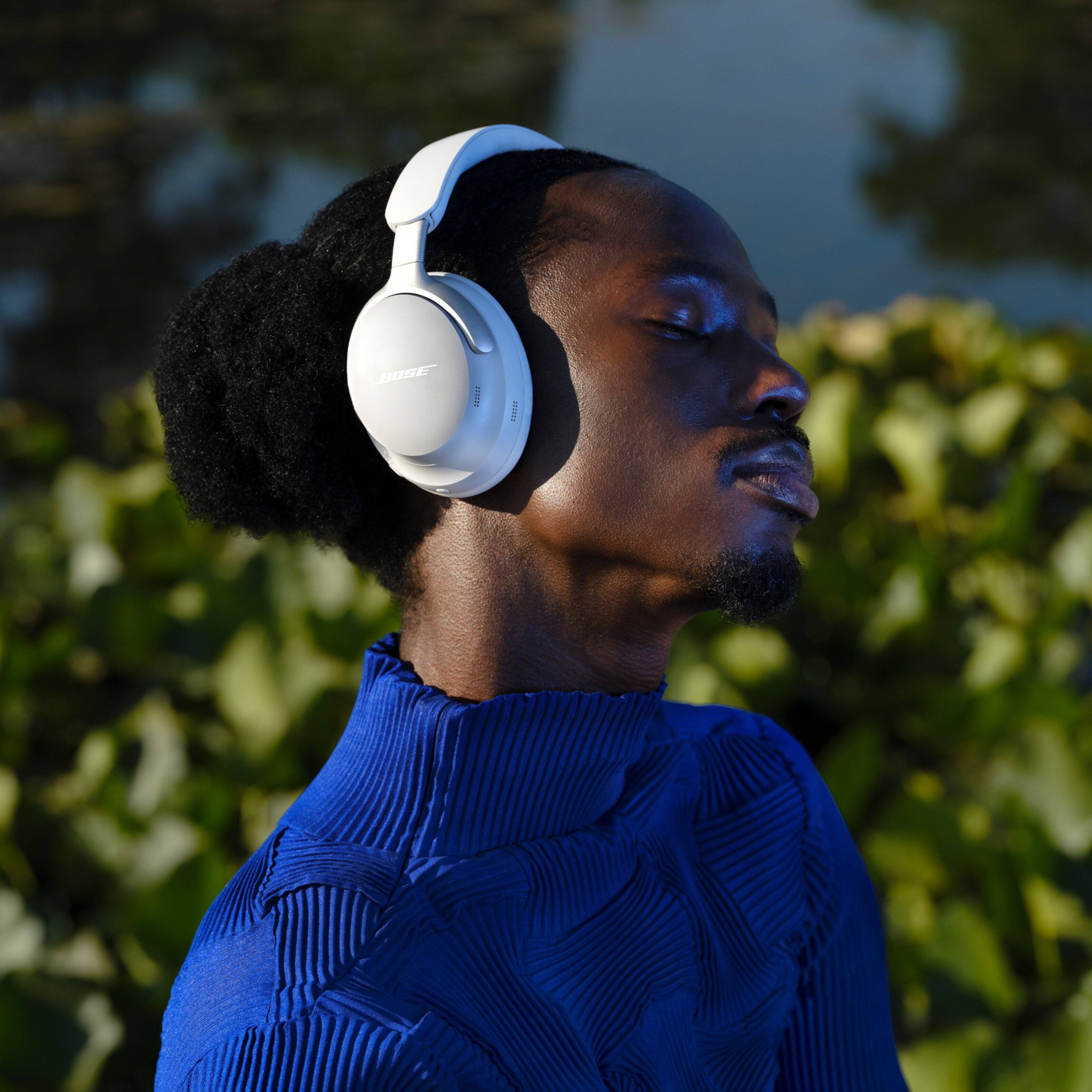 Left. Bose - QuietComfort Ultra Wireless Noise Cancelling Over-the-Ear Headphones - White Smoke.