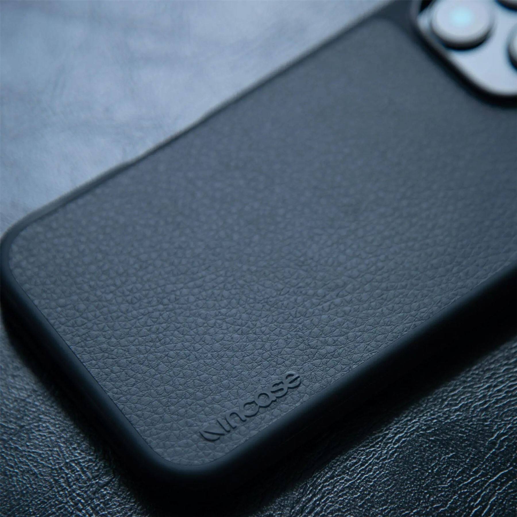 Back. Incase - Incase Pebbled Leather Apple iPhone 16 - Obsidian (Magsafe) - Obsidian (Black).