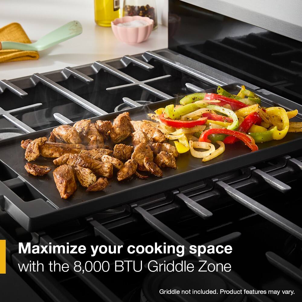 Maximize your cooking space with the 8,000 BTU Griddle Zone.  
Griddle not included. Product features may vary.