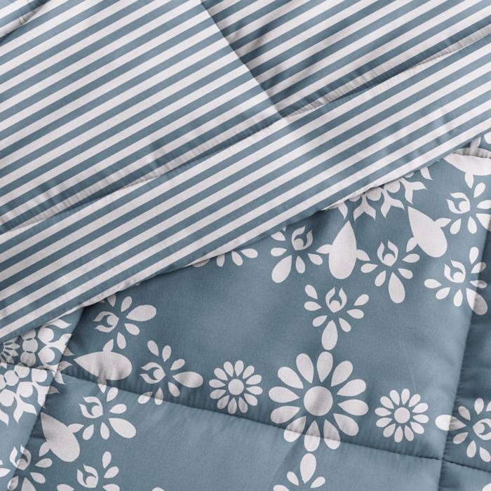 Left. Hivvago - Full/Queen size 3-Piece Blue and White Reversible Floral Striped Comforter Set - Blue.