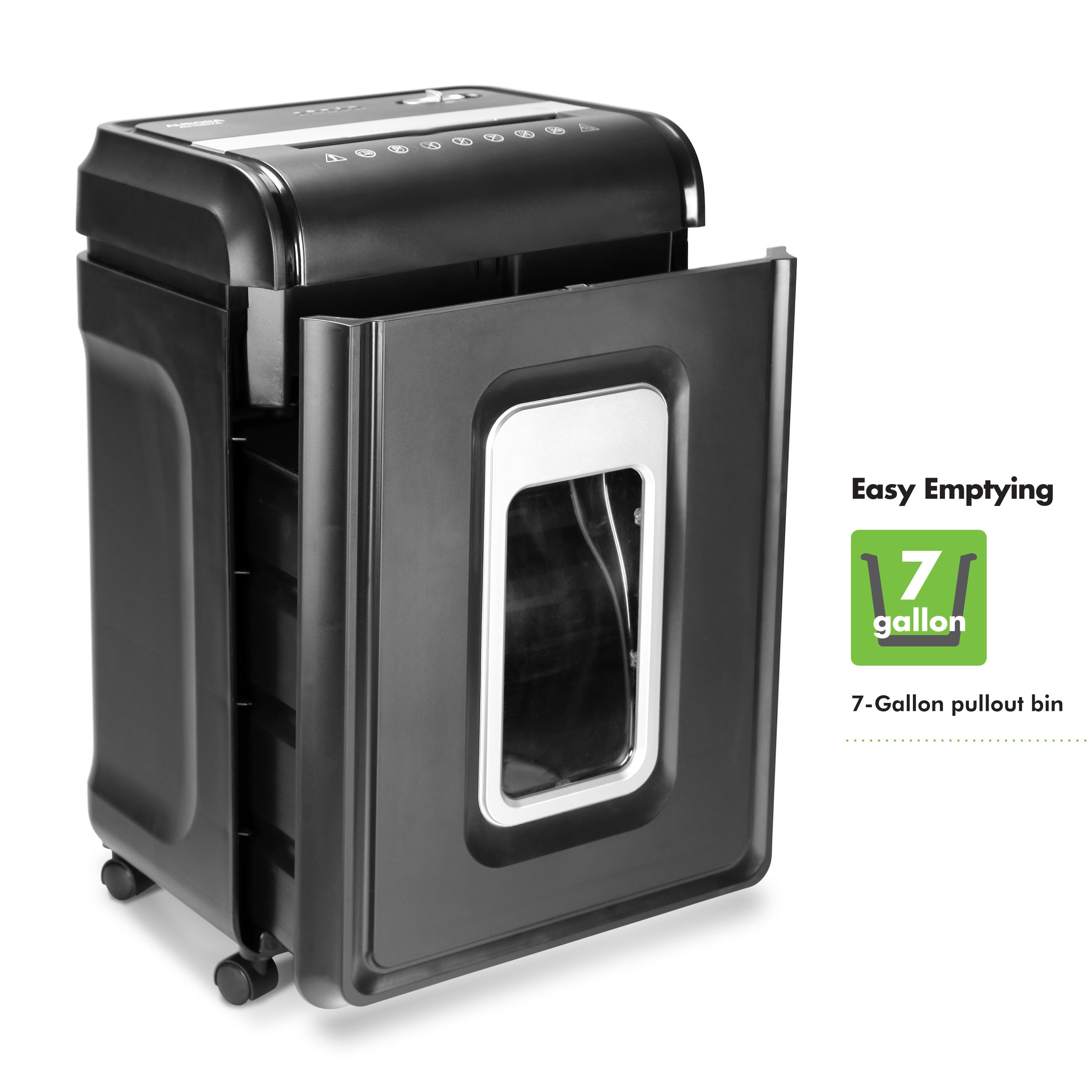 Easy Emptying  
7-Gallon pullout bin