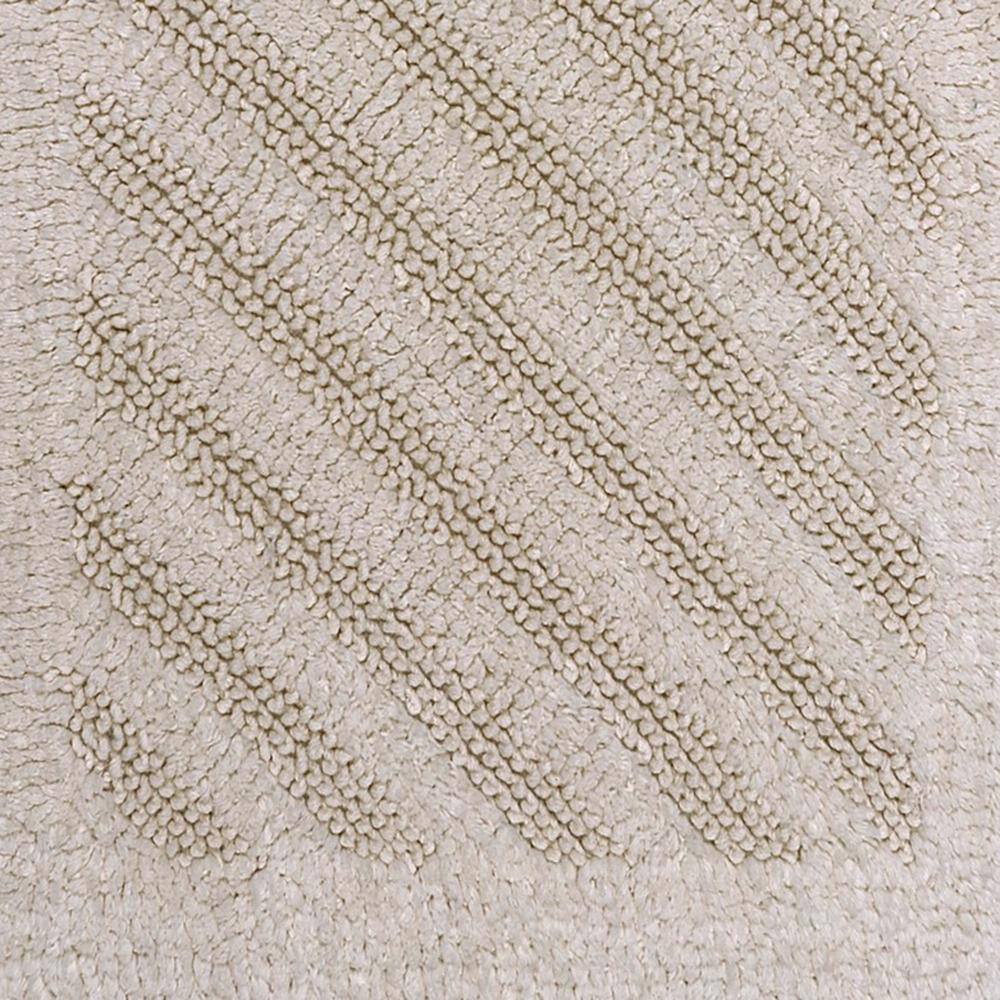 Back. Knightsbridge - Knightsbridge Ivory Shooting Star Reversible Bath Rug 20 x 30 - Ivory.