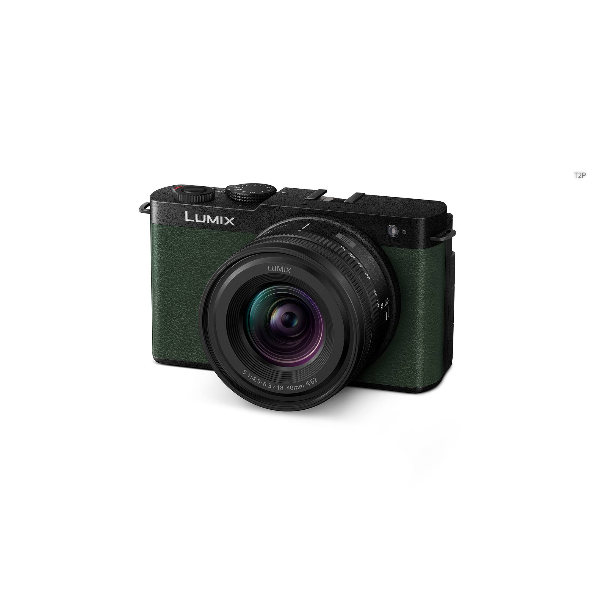 The text on the image reads "LUMIX LUMIX a I BE 5 1:4.5-6.3 1:4 062 5-6.3 / 18 8-40mm." This text describes the camera's features, such as the LUMIX brand, aperture, focal length, and zoom capabilities.