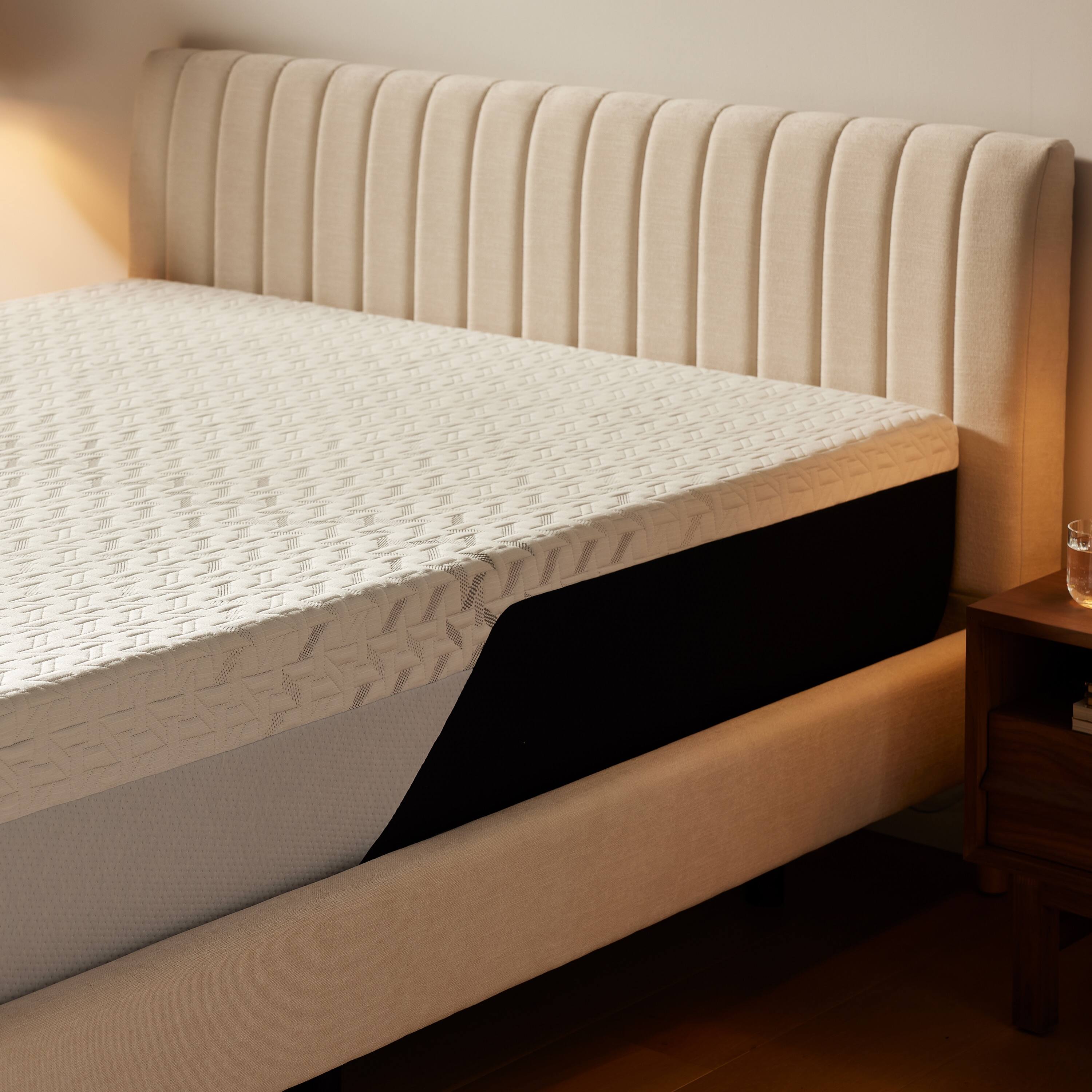 Angle. Nectar - Classic 12in Mattress - White.