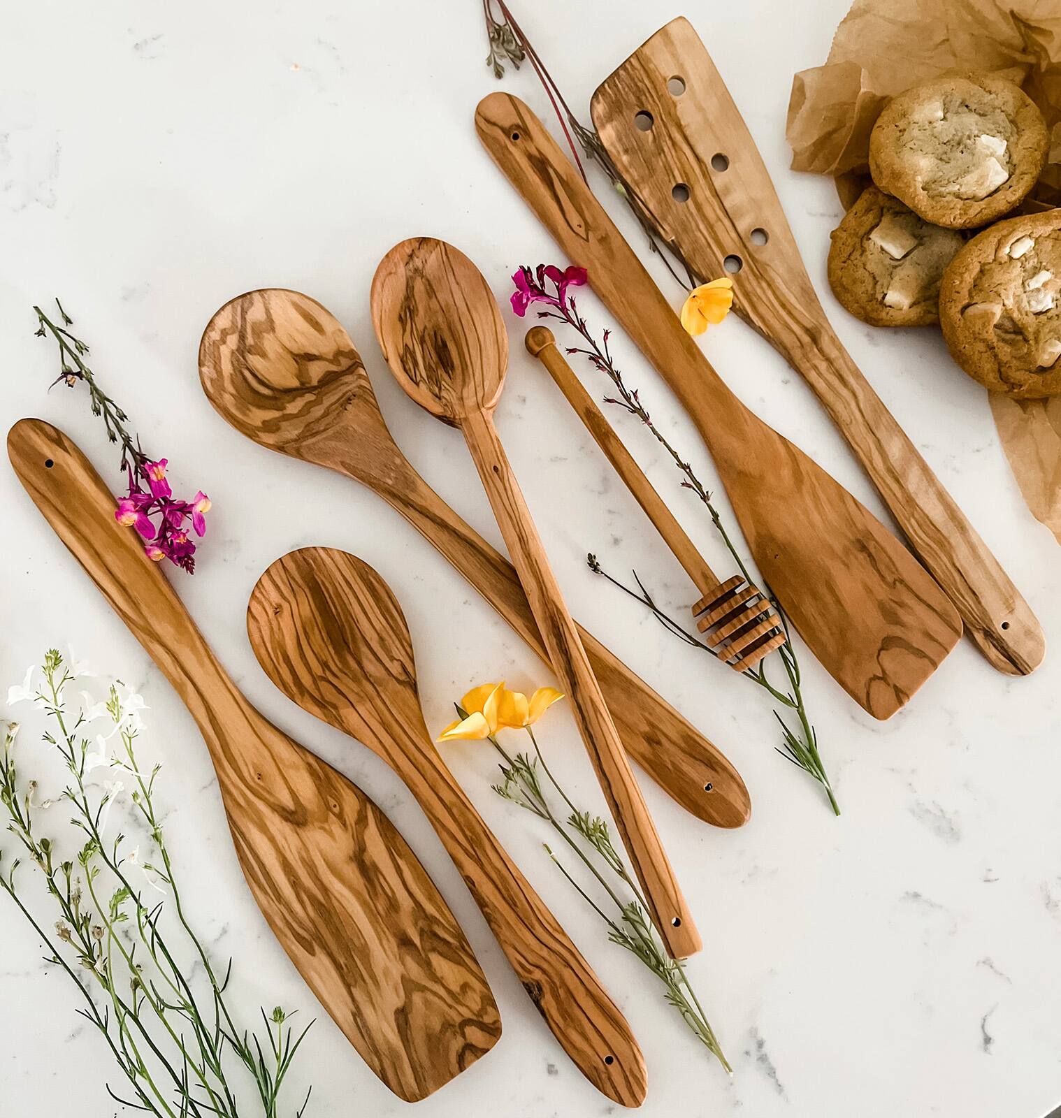 Alt View 4. Kuchenprofi - Cilio Toscana Olivewood Perforated Turner, 11.8-Inch - Brown.