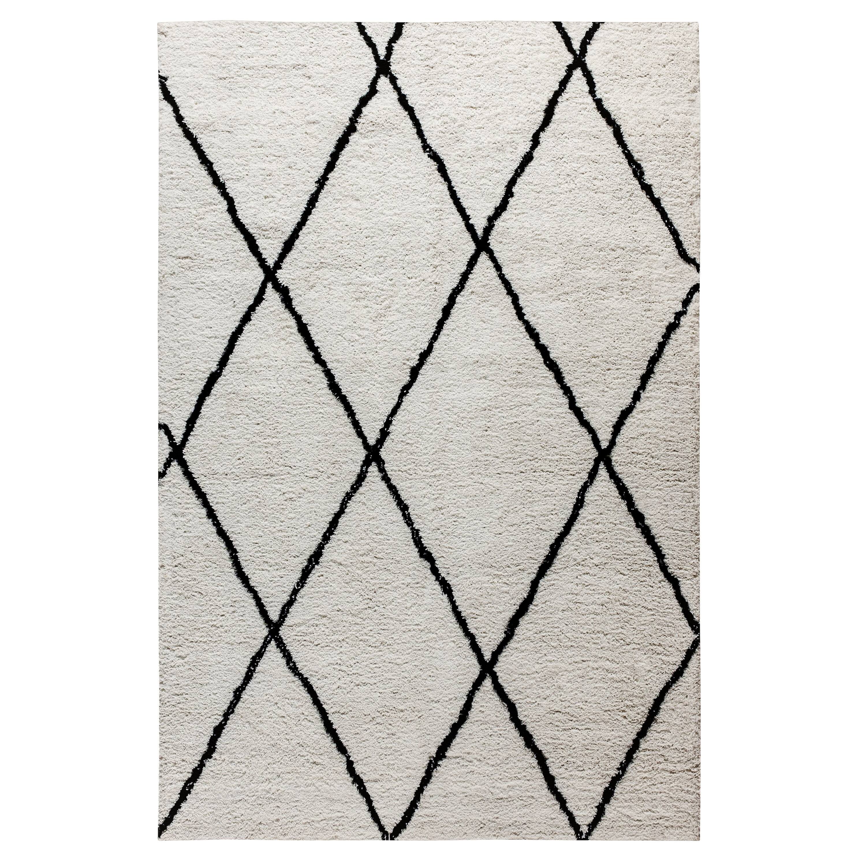 Alt View 1. Emma + Oliver - Diamond Trellis Shag Style Indoor Area Rug - Ivory/Black.