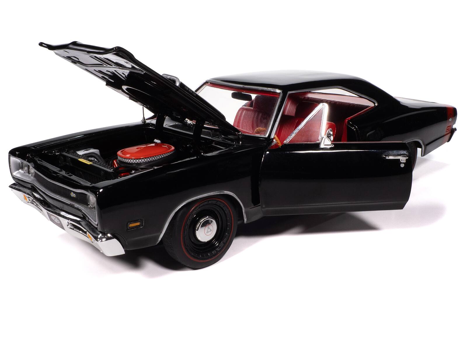 Angle. Autoworld - 1969 Dodge Coronet Super Bee Black Red Interior Muscle Car Corvette Nationals MCACN American Muscle 1/18 Auto World - Black .