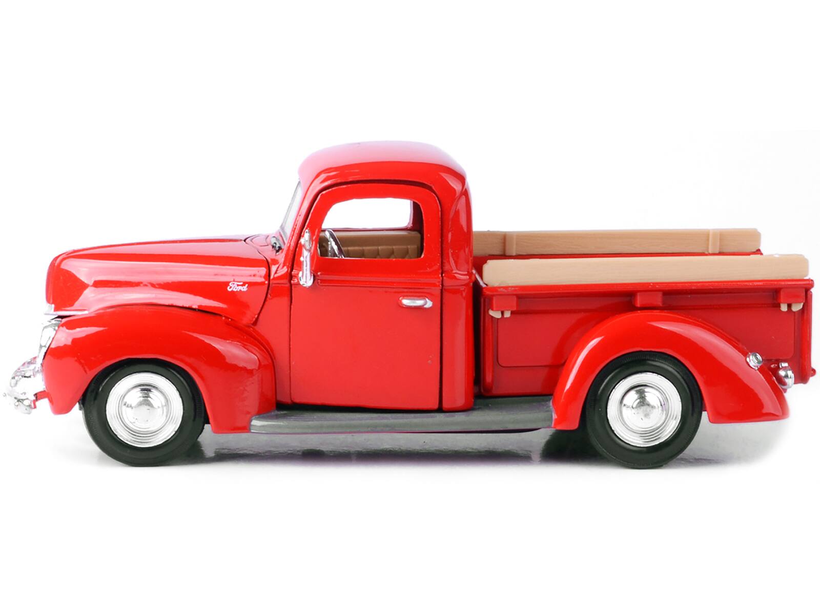 Angle. Motormax - 1940 Ford Pickup Truck Red 1/24 Diecast Model Car by Motormax - Red.
