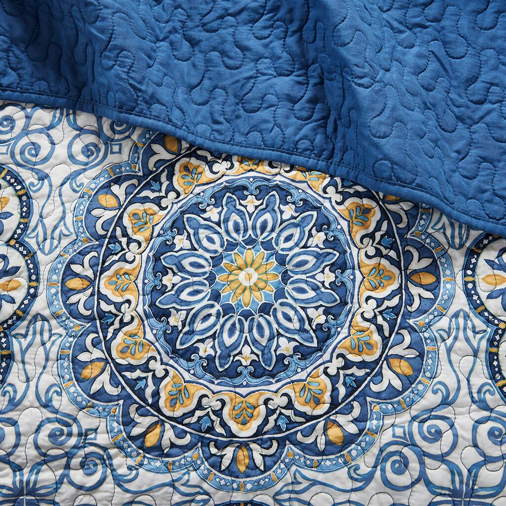 Alt View 5. Gracie Mills - Gracie Mills Lilly 6 Piece Medallion Reversible Quilt Set with Decorative Pillows - Blue.