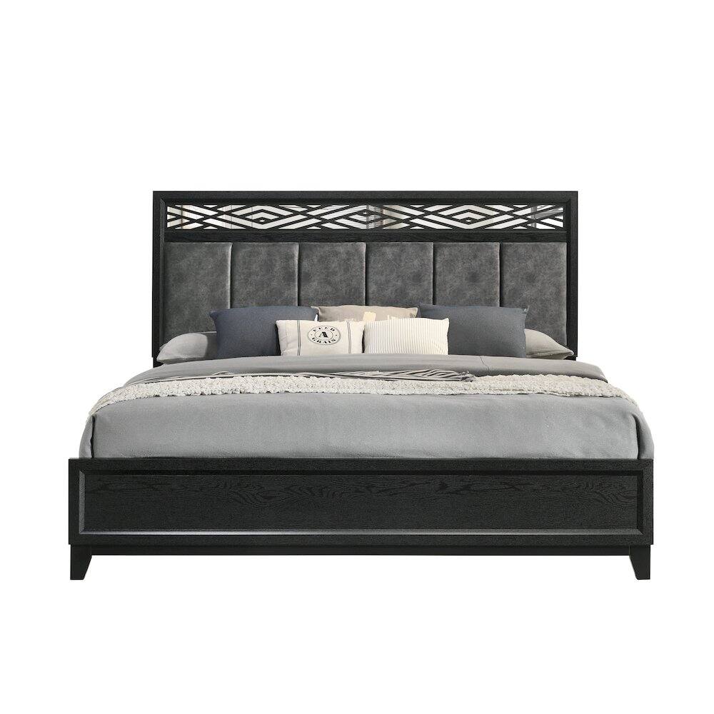 Back. New Classic Furniture - Obsidian Wood Queen Bed - Black.