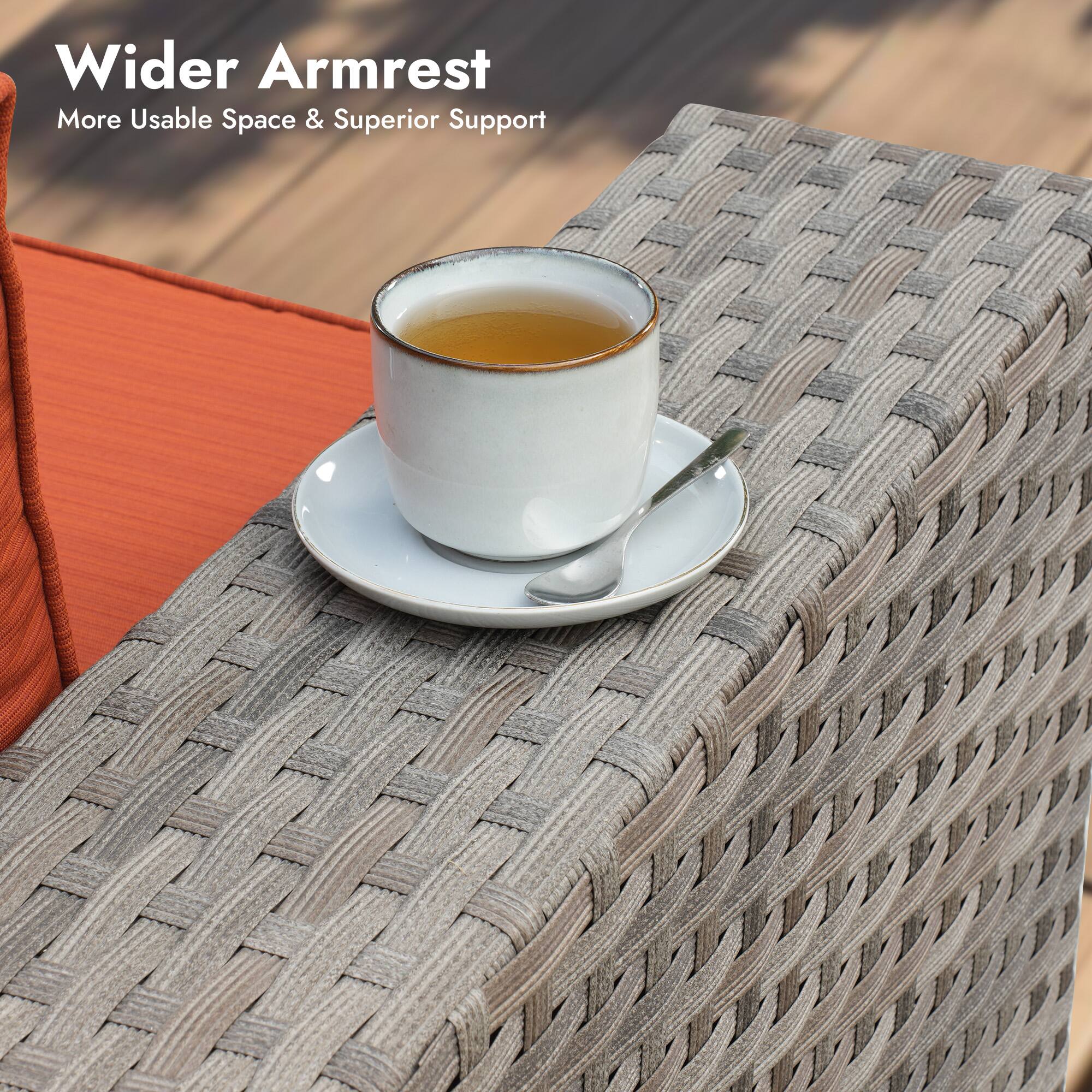 Wider Armrest  
More Usable Space & Superior Support