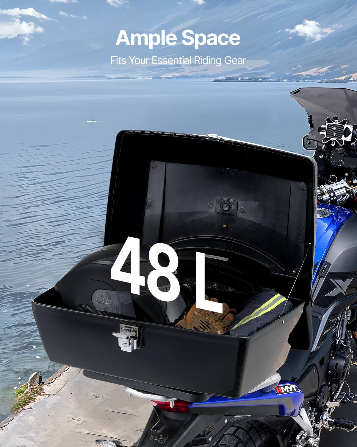 Ample Space  
Fits Your Essential Riding Gear  

48 L