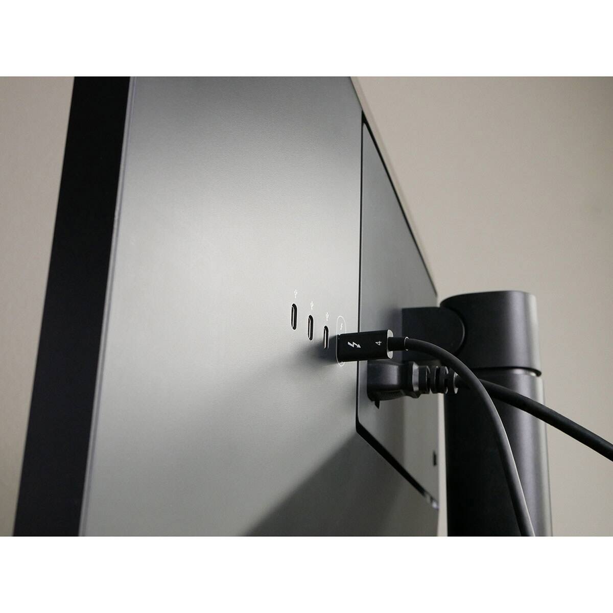 Alt View 5. CalDigit - CalDigit 2.6' 100W Thunderbolt 4 USB-C Cable, Black.