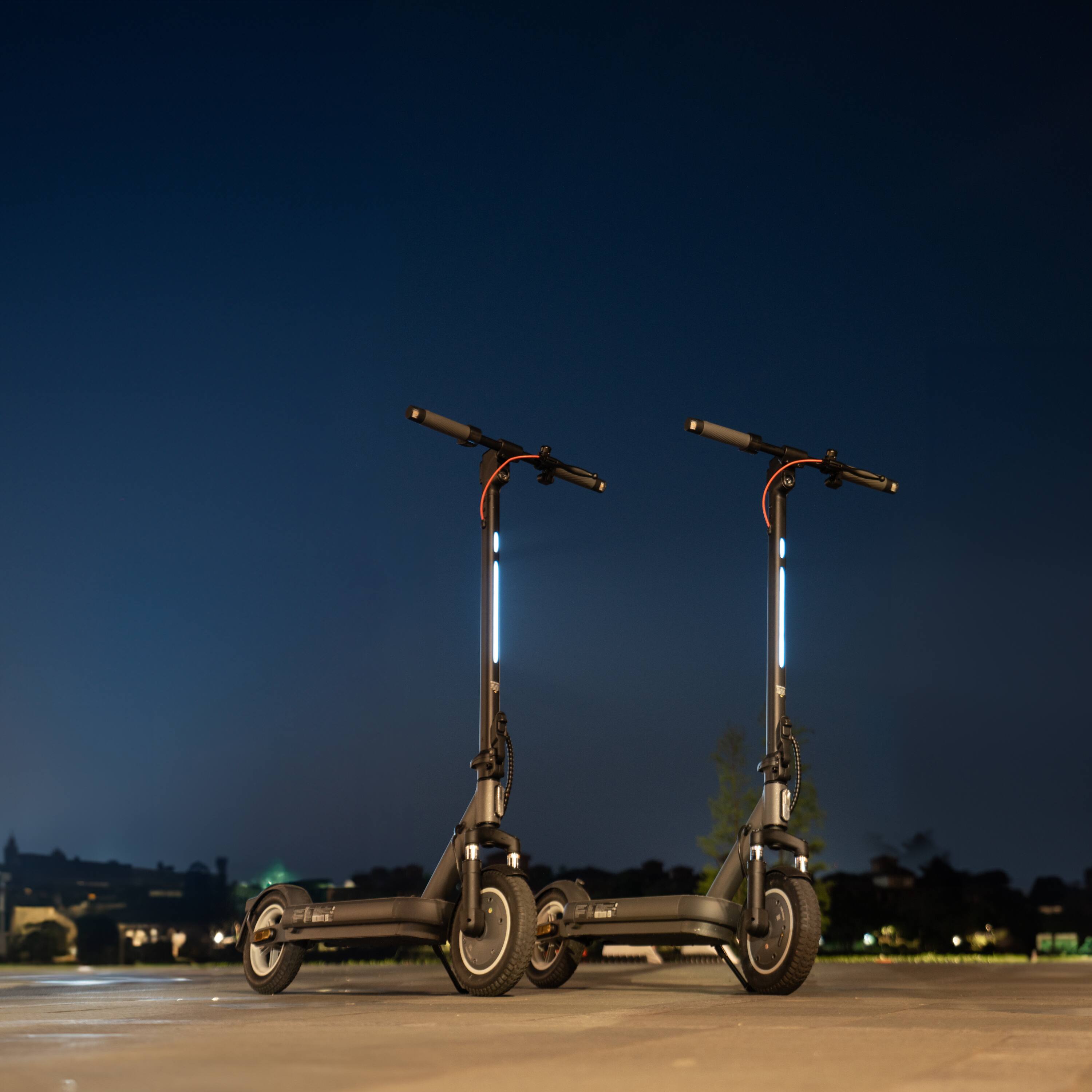 Alt View 9. 5th Wheel - V40PRO Foldable Electric Scooter w/ 25 mi Max Operating Range & 20 mph Max Speed - Black.