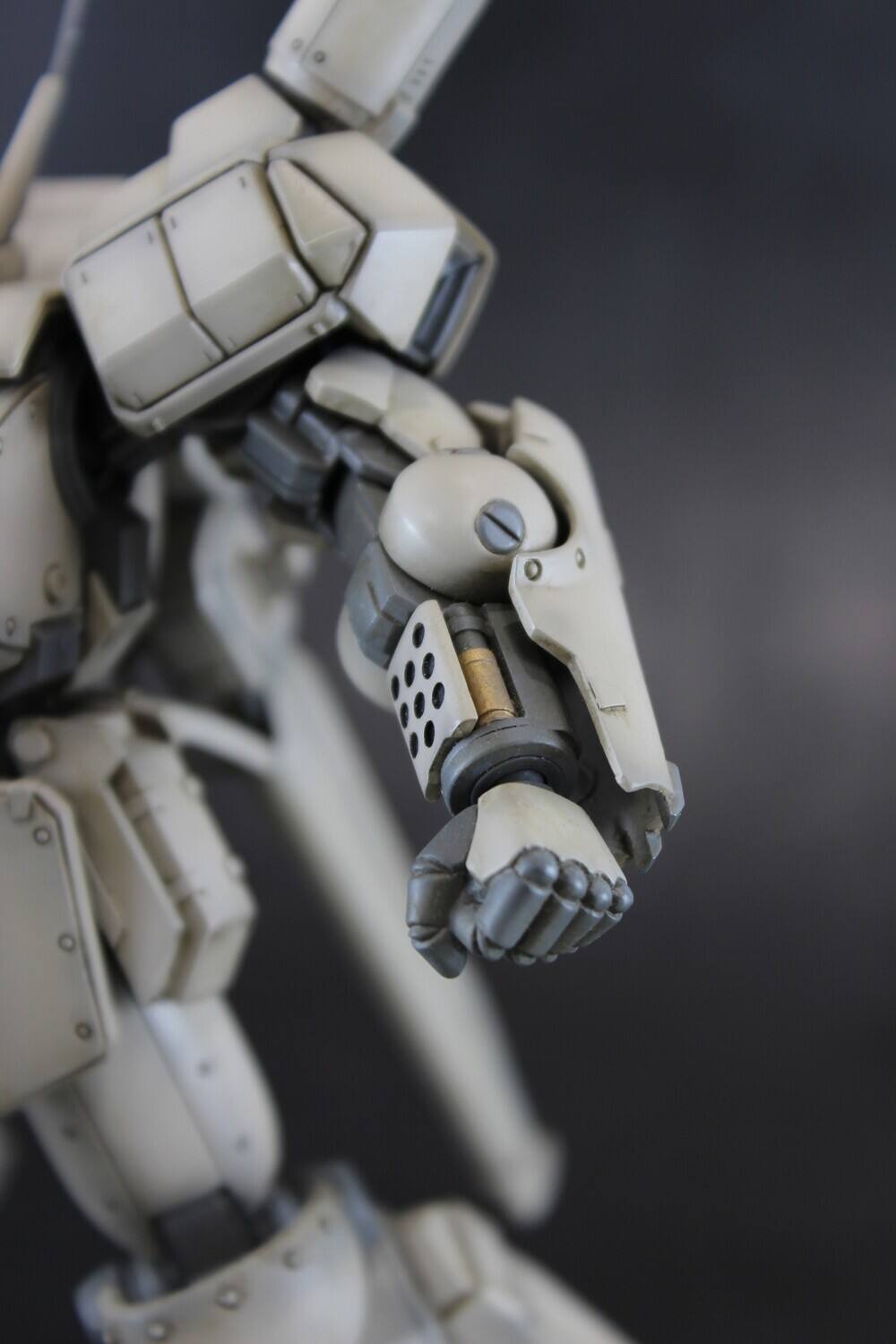 Alt View 3. PopMarket - Plum - Assault Suits Leynos - AS-5E3 Leynos Player Type 1/35 Model Kit   - Collectibles - Multicolor.