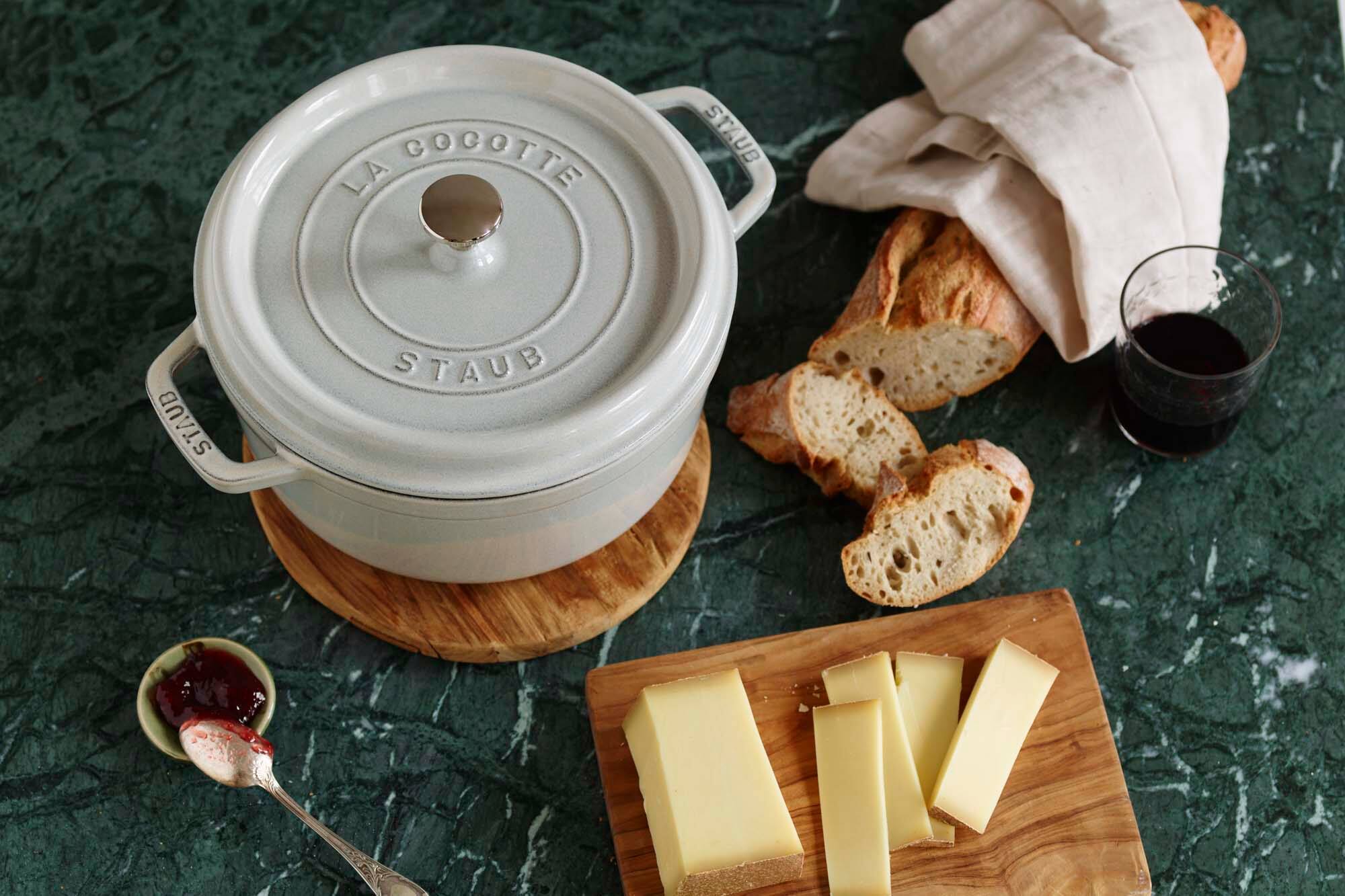 Staub Cast Iron Round Cocotte - Thumbnail 4