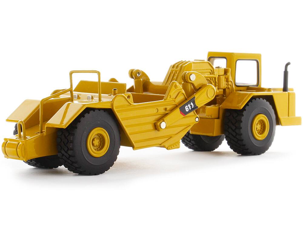 Alt View 2. Diecast Masters - CAT Caterpillar 611 Wheel Tractor Scraper "Play & Collect!" Series 1/64 Diecast Model by Diecast Masters.